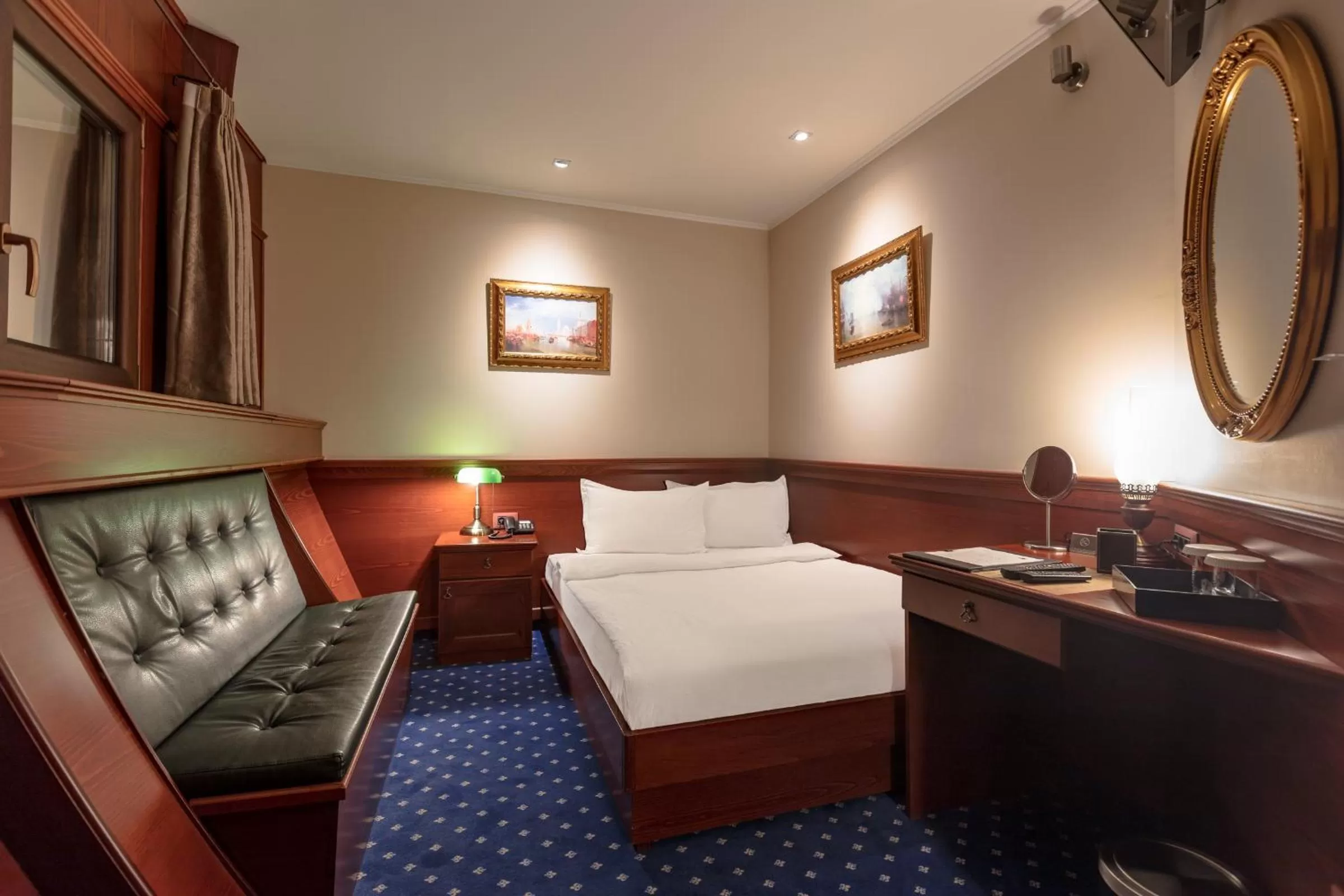 Bed in Hotel Senigallia