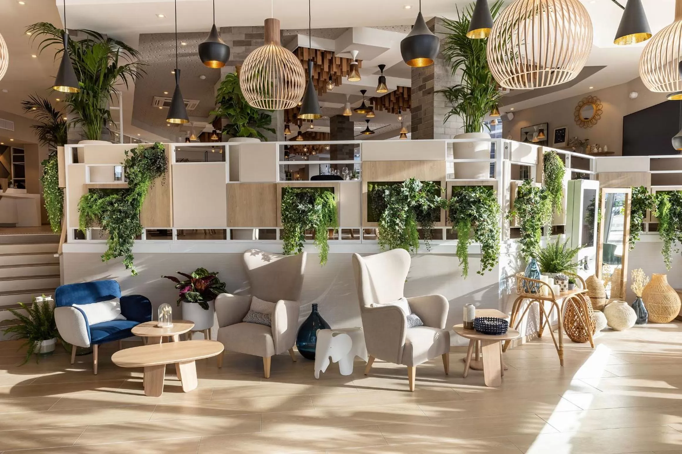 Lounge or bar in Hilton Garden Inn Le Havre Centre