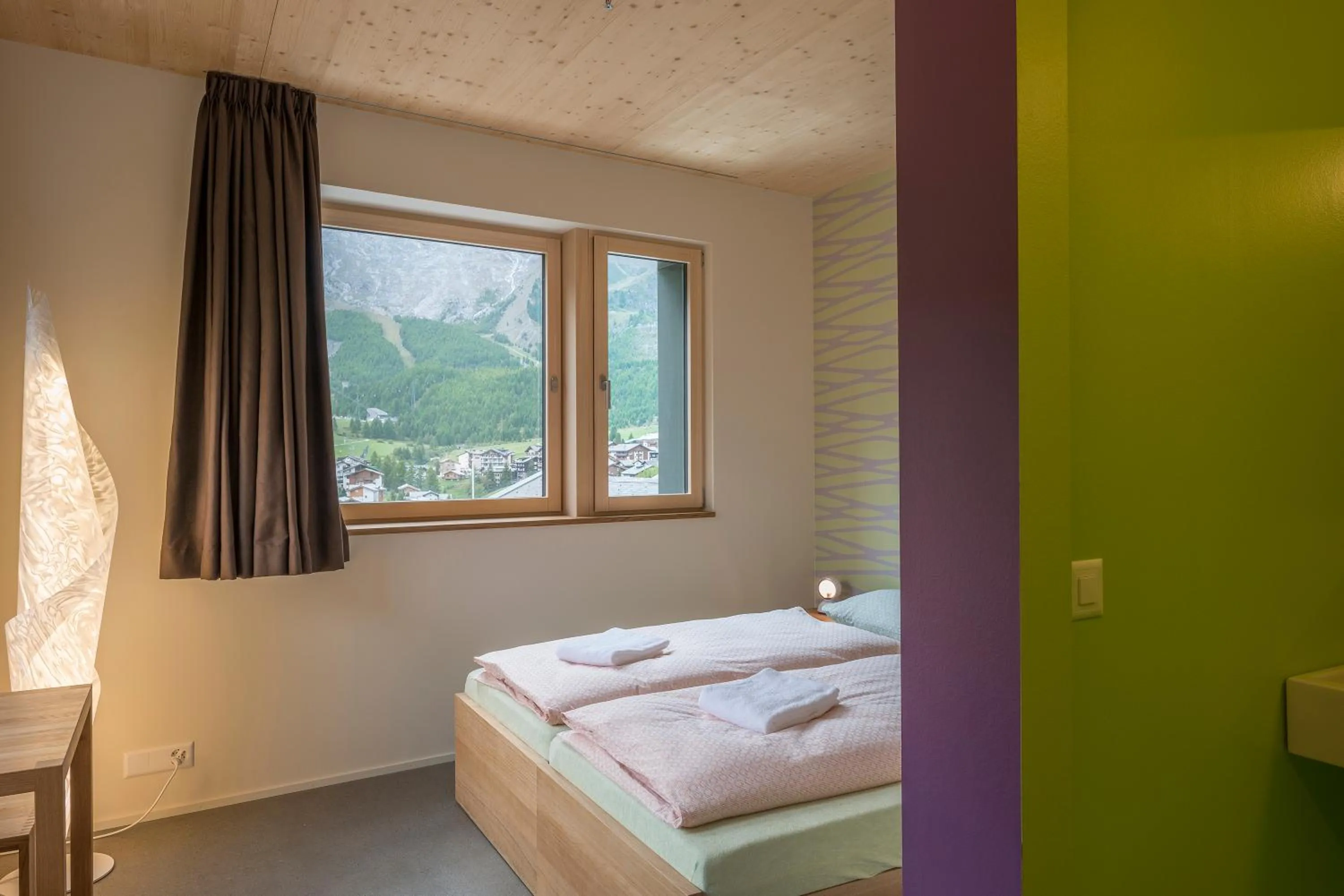 Bed in Saas-Fee wellnesshostel4000