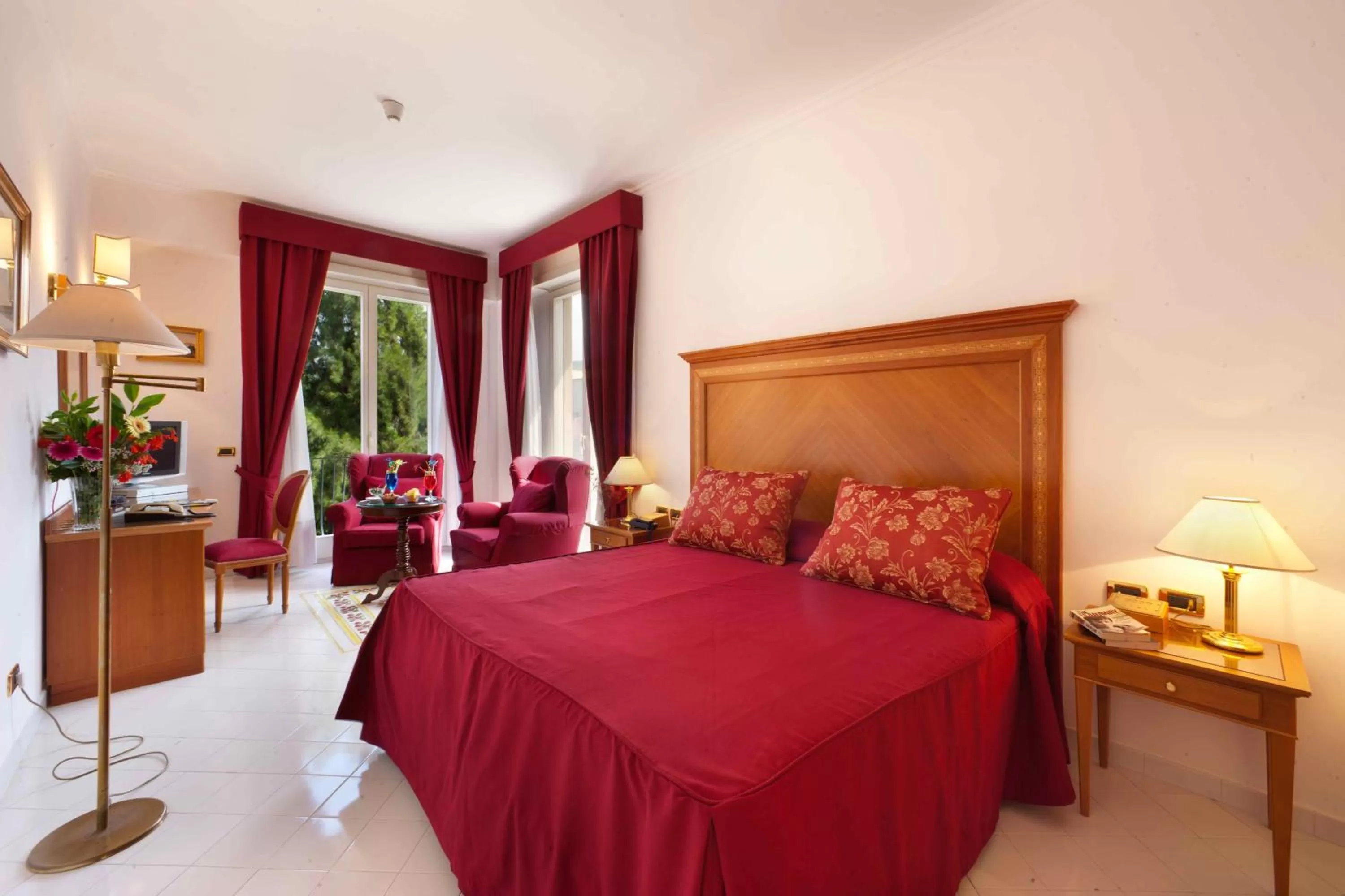 Junior Suite with Partial Sea View in Hotel Continental