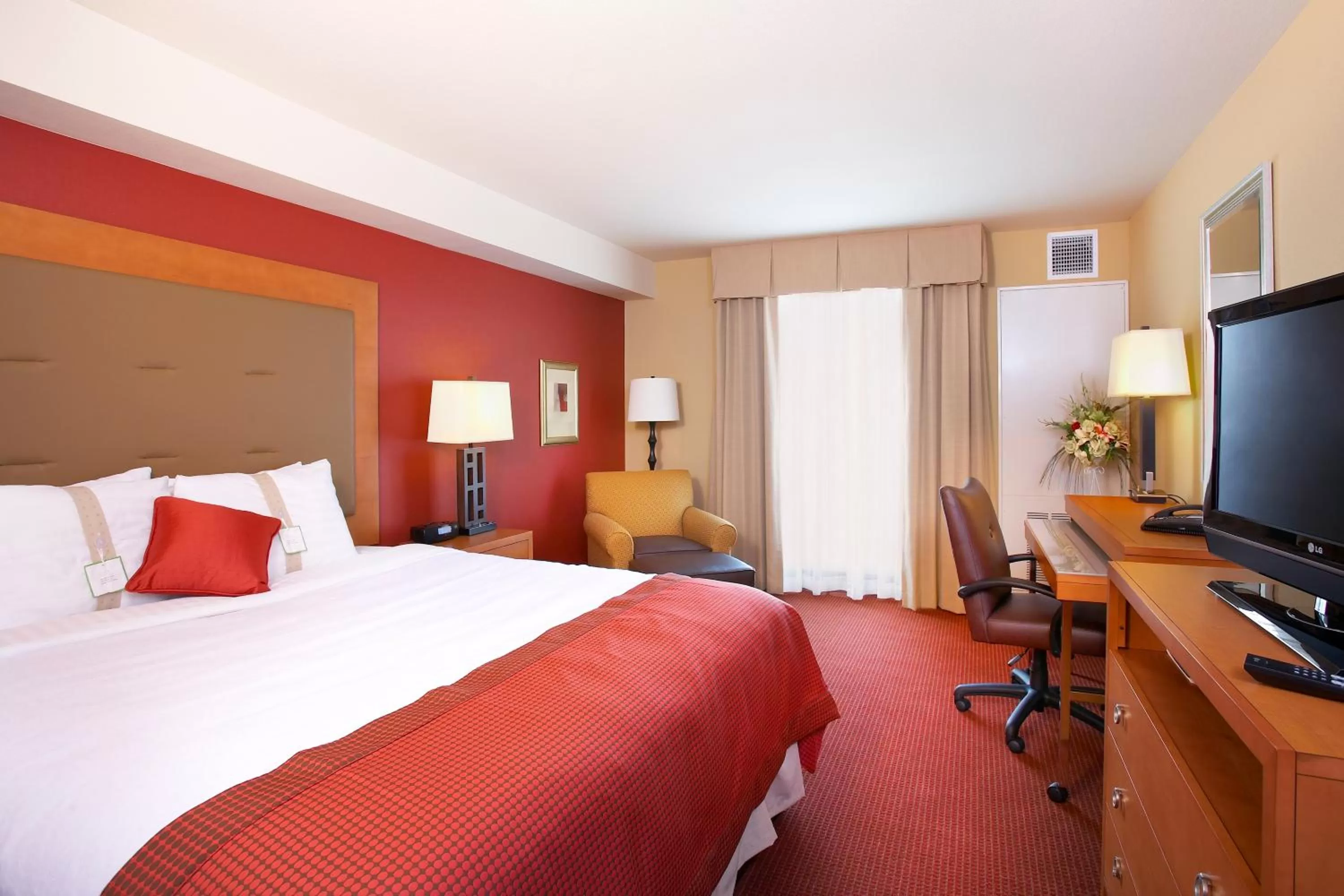 King Room - Hearing Accessible - Roll-in Shower in Holiday Inn Oakland Airport by IHG