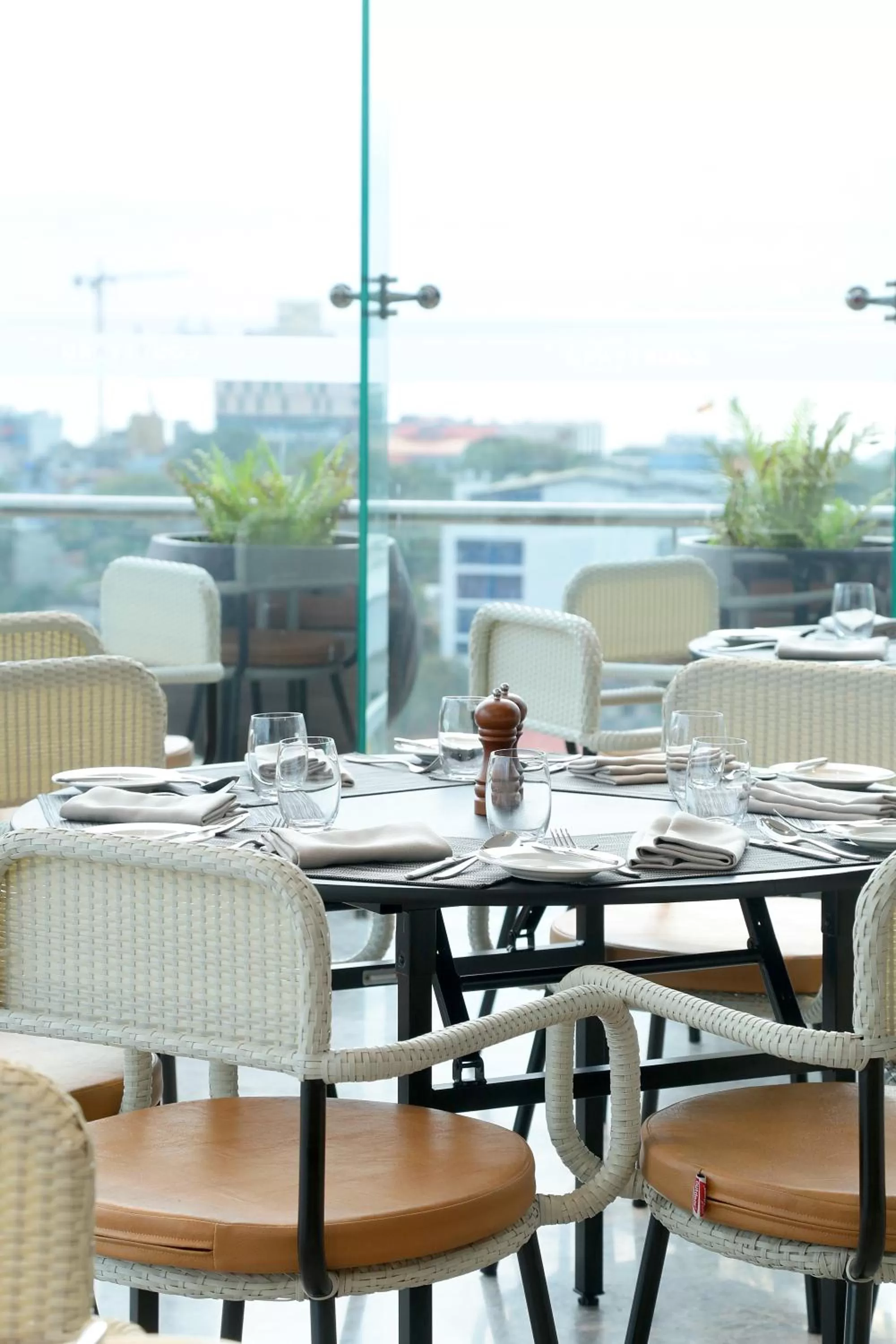 Restaurant/places to eat in Courtyard by Marriott Colombo