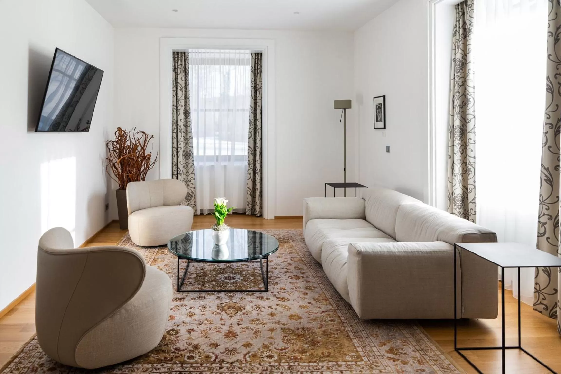 TV and multimedia, Seating Area in Hotel Schloss Hernstein