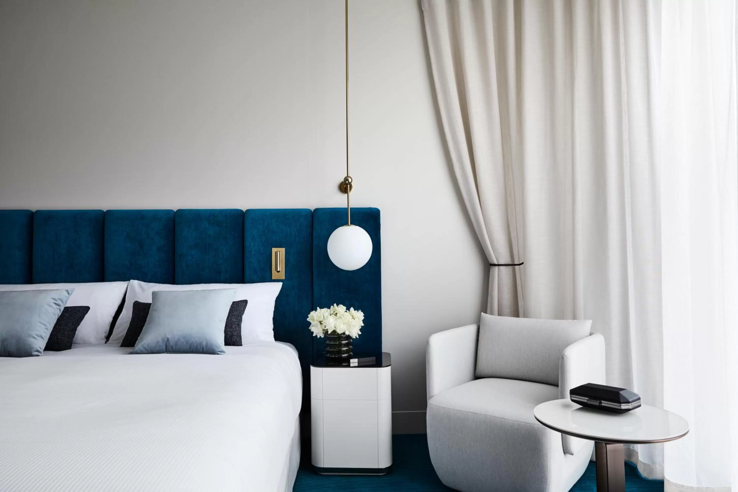 Bed in Hotel Chadstone Melbourne MGallery Collection