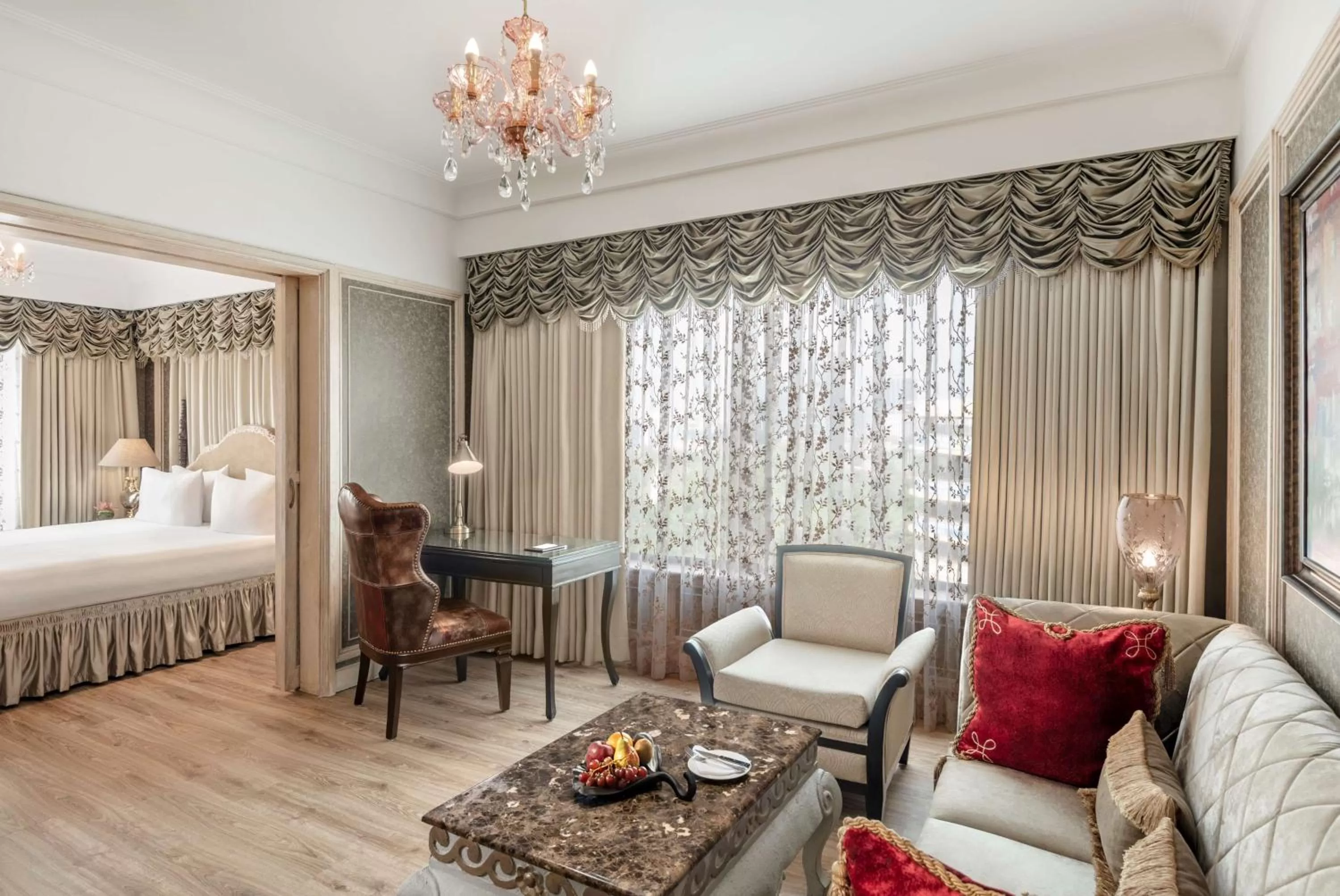 Photo of the whole room, Bed in Radisson Blu MBD Hotel Noida