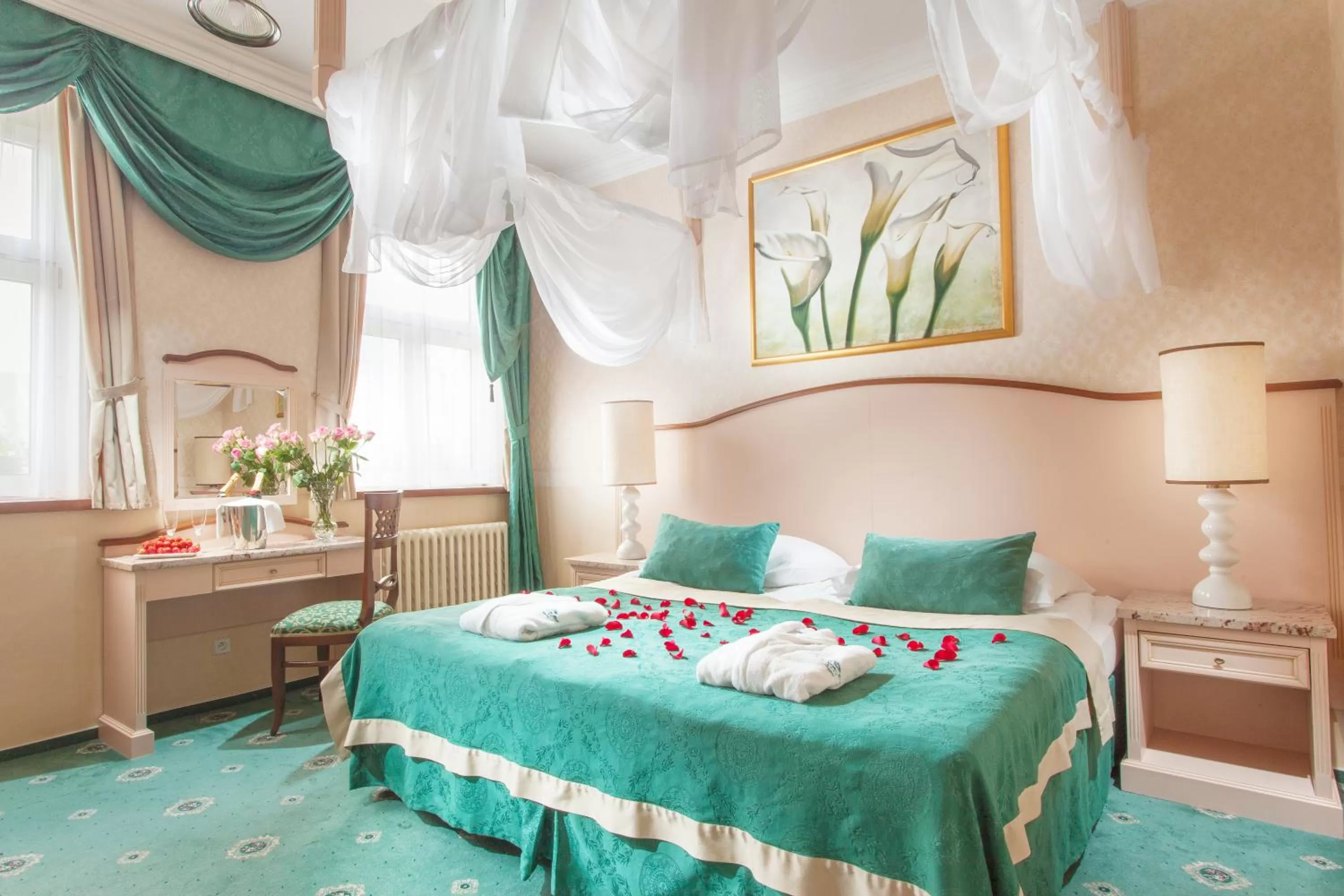 Bedroom, Bed in Green Garden Hotel