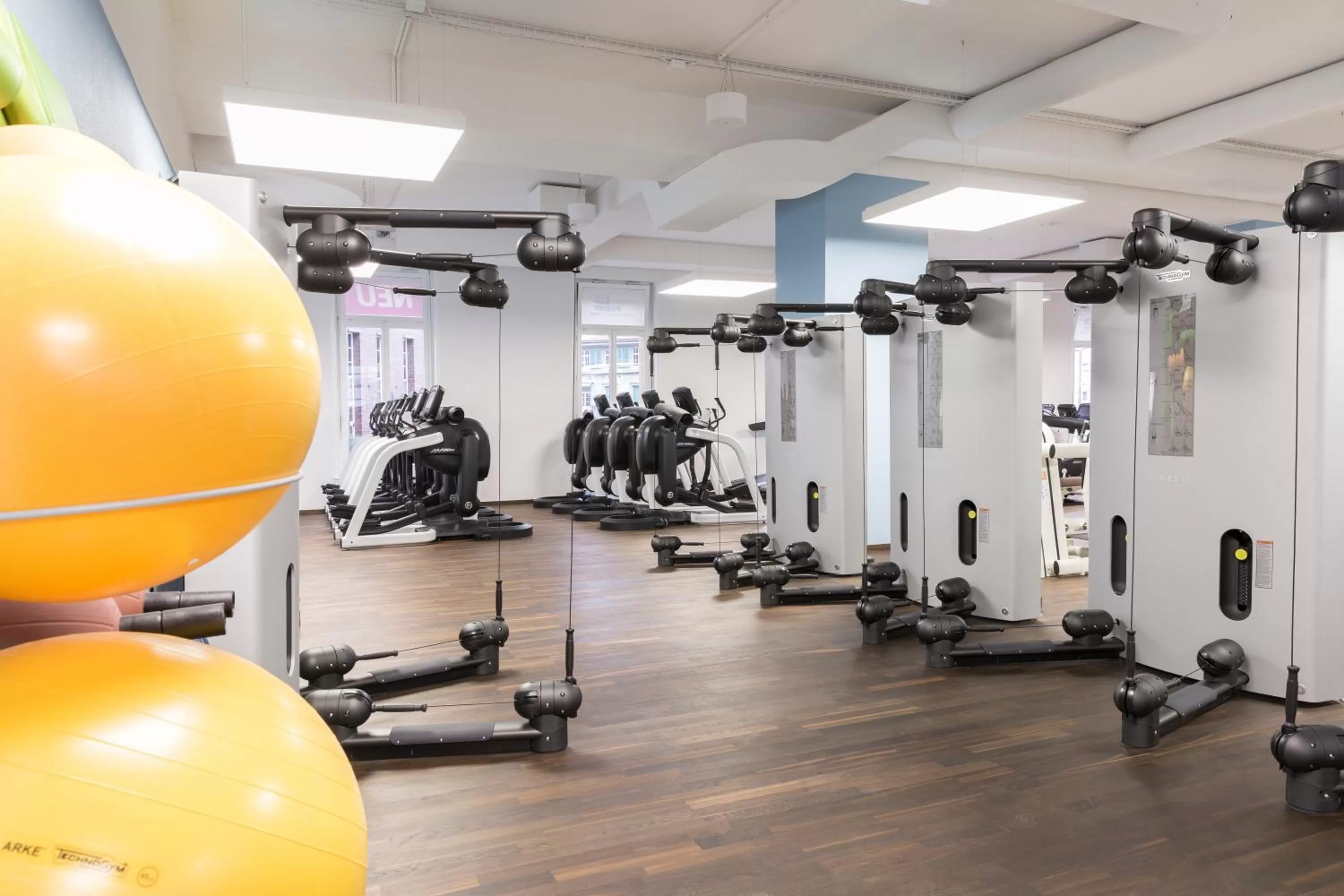 Fitness centre/facilities in GLANDON Rooms Elite