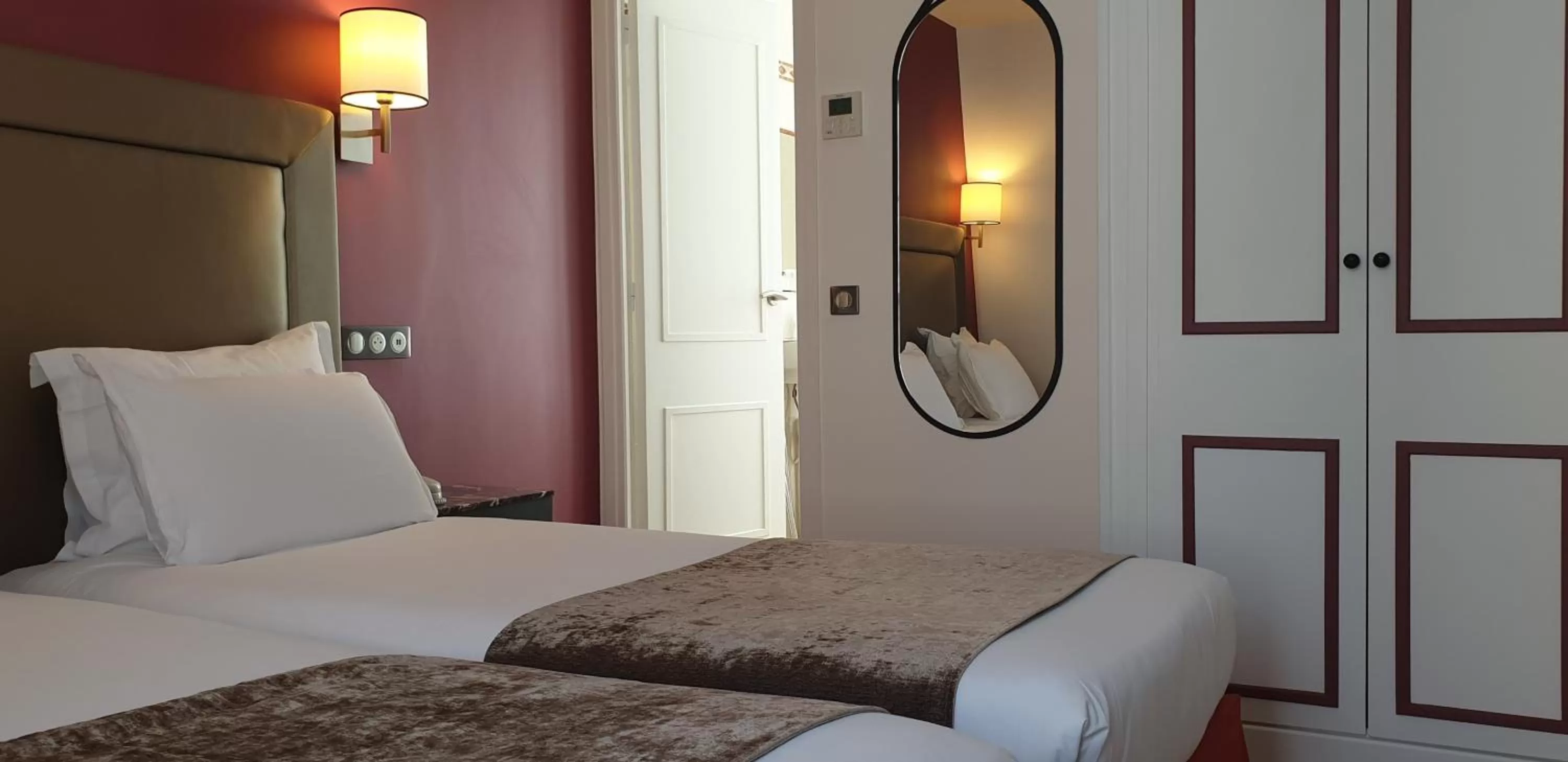 Bedroom, Bed in Acacias Etoile