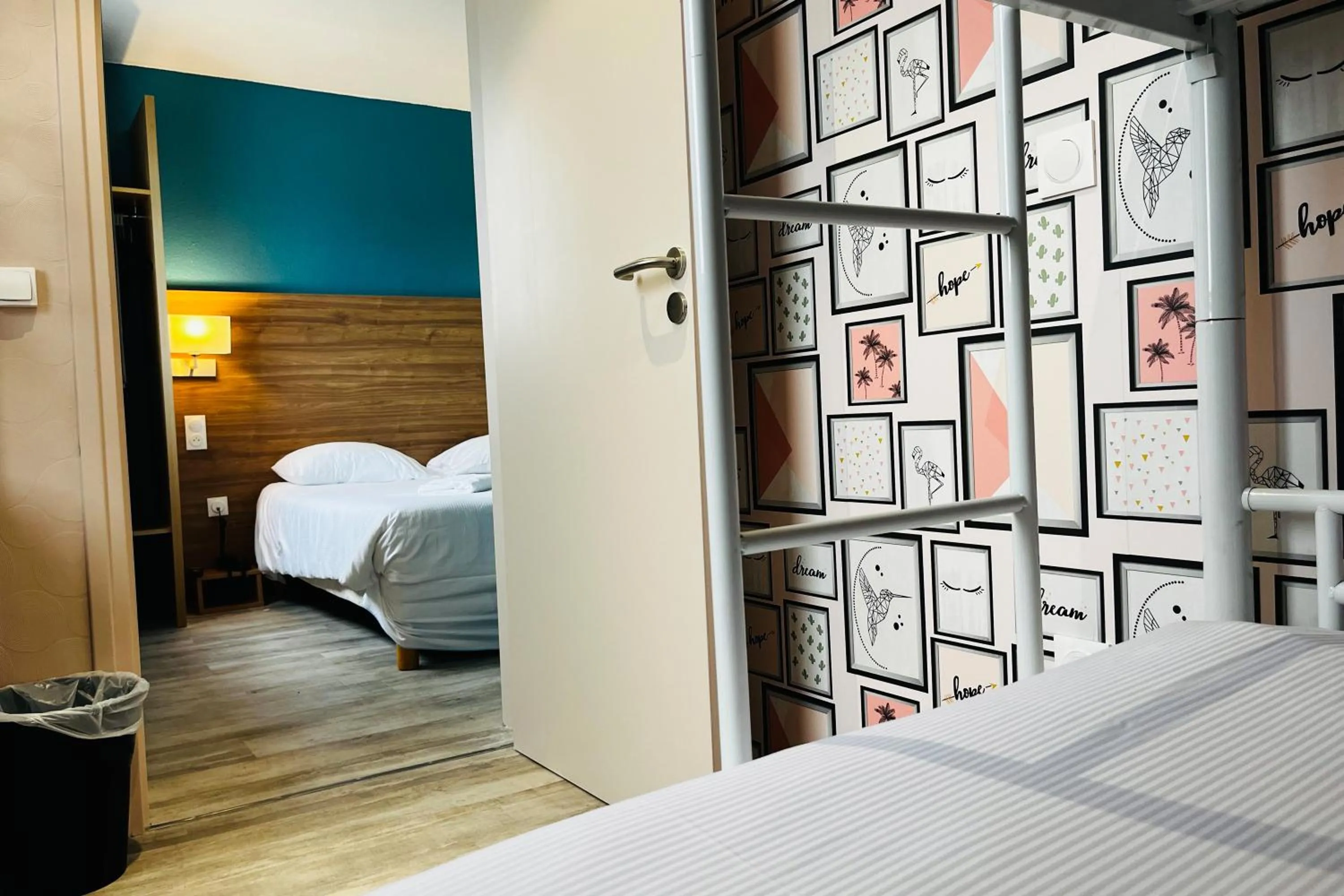 Bed in The Originals Access, Hôtel les Iris, Berck-sur-Mer