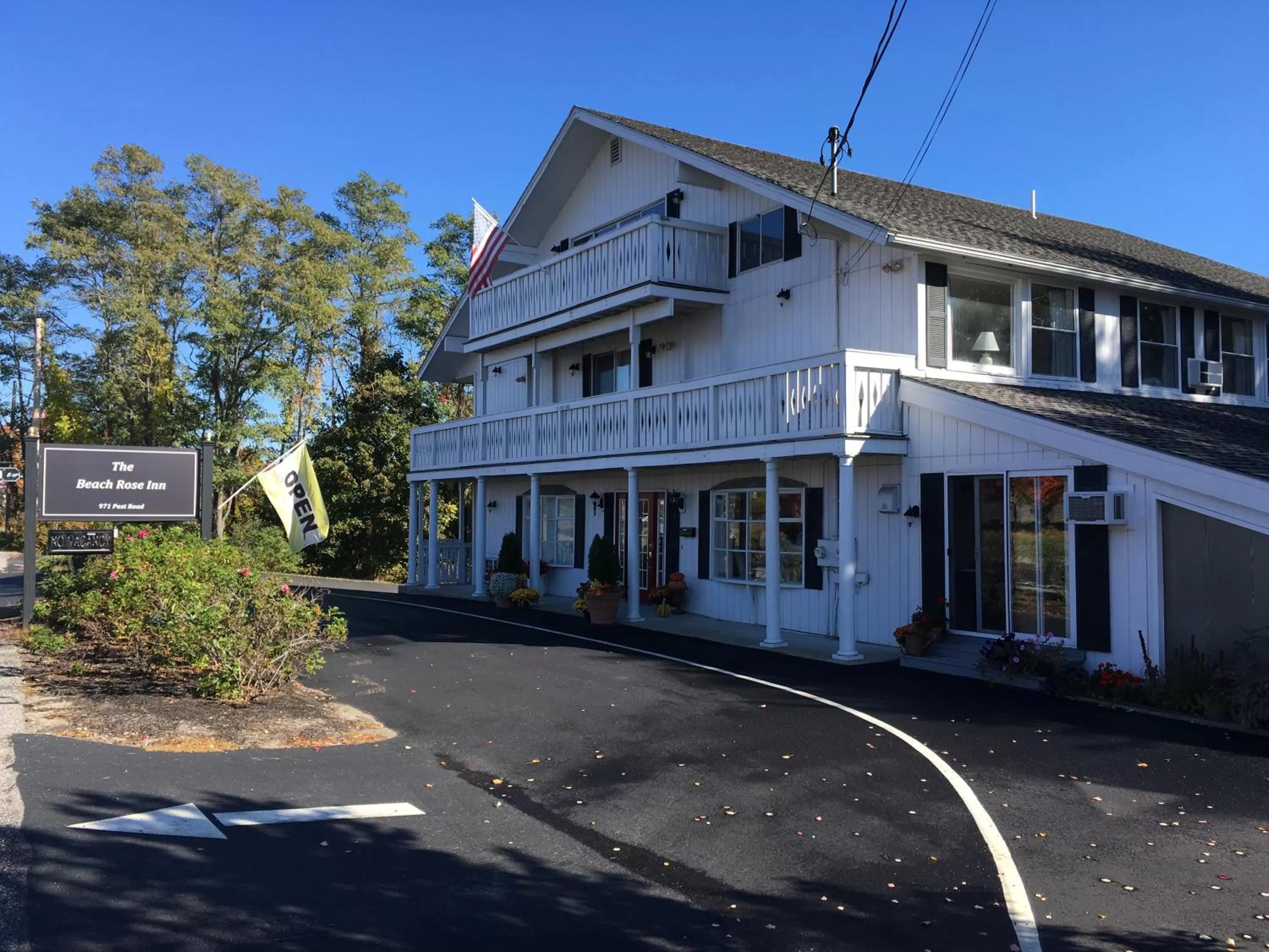 Facade/entrance in The Beach Rose Inn