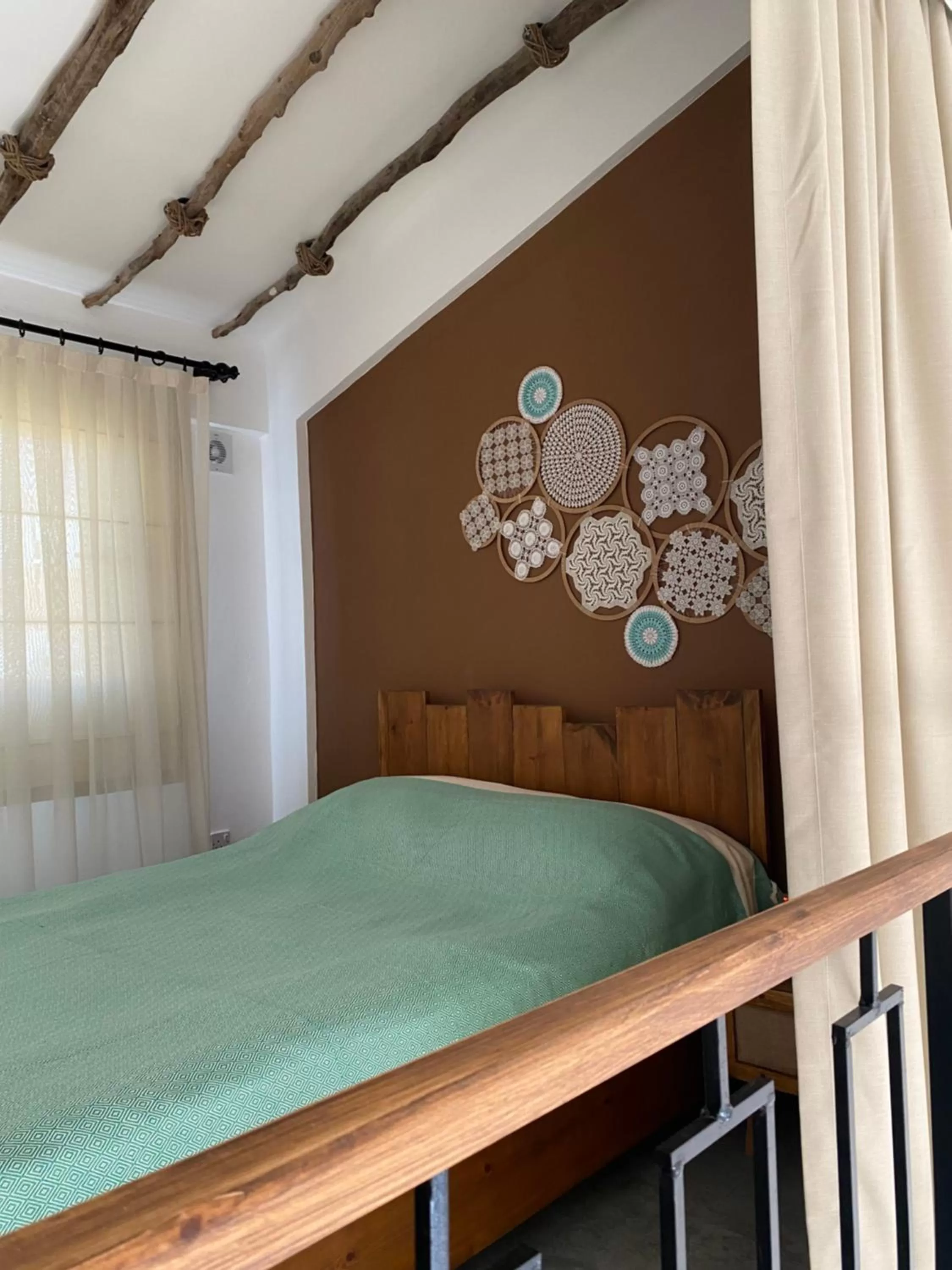 Bed in Sunside Inn Hotel