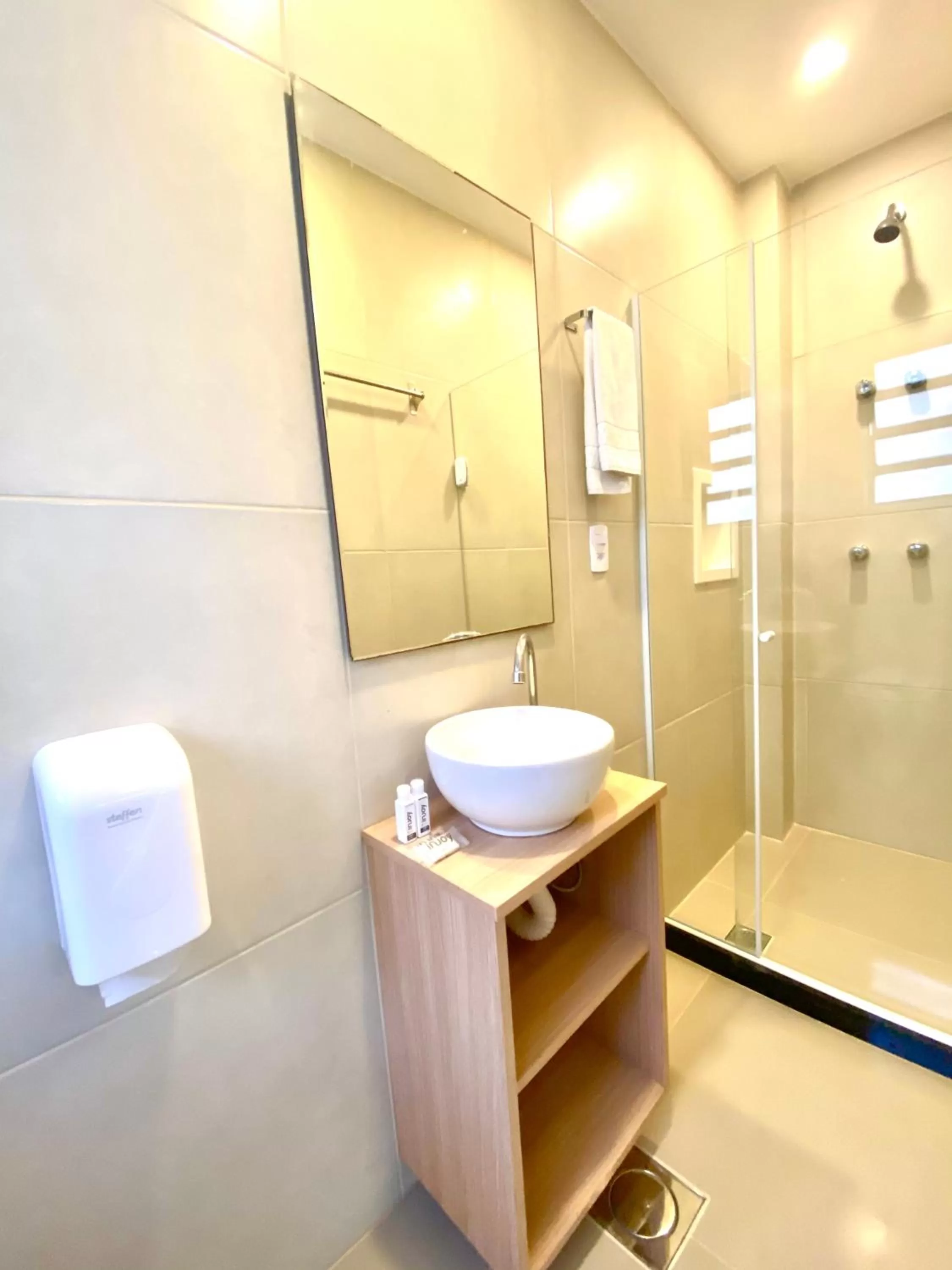 Bathroom in Injoy Suítes & Aparts