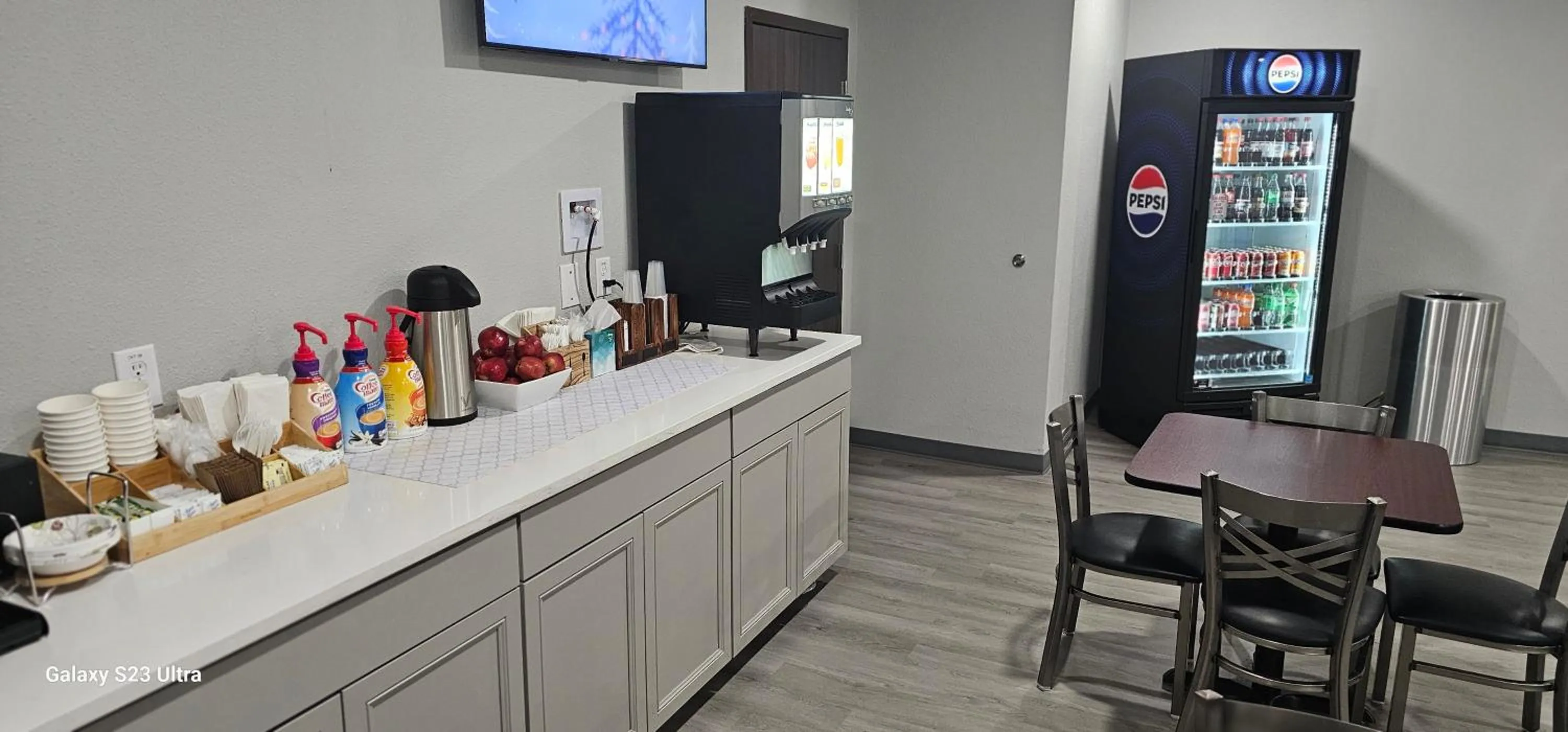 Food and drinks in Baymont by Wyndham Carlsbad NM