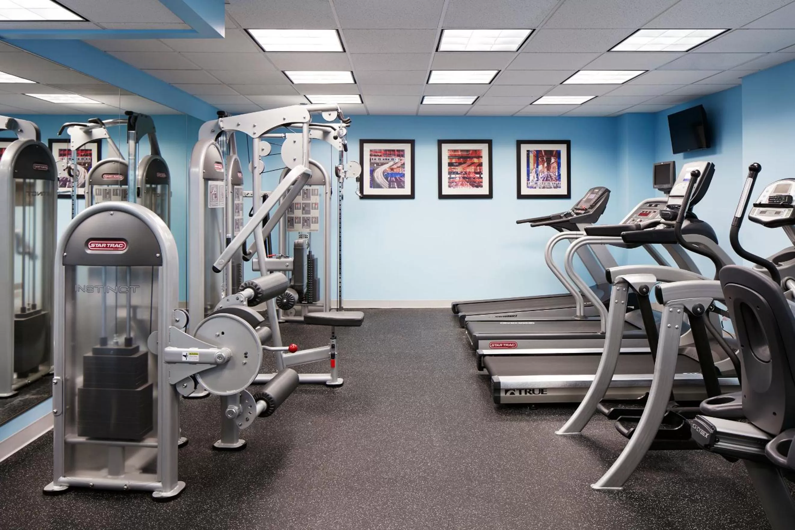 Fitness centre/facilities in Club Quarters Hotel Wacker at Michigan, Chicago