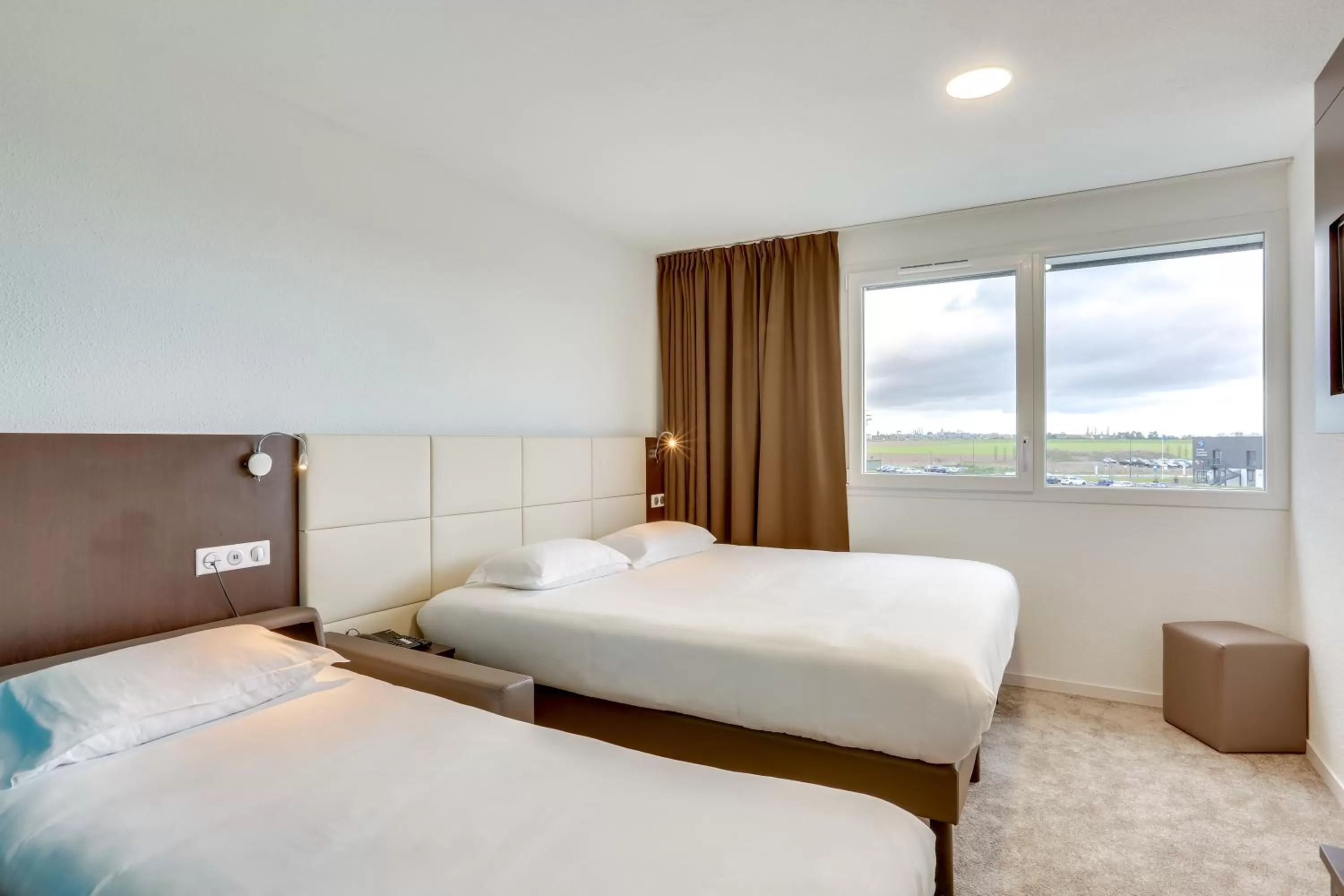 Bed in The Originals City, Hôtel Caen Mémorial