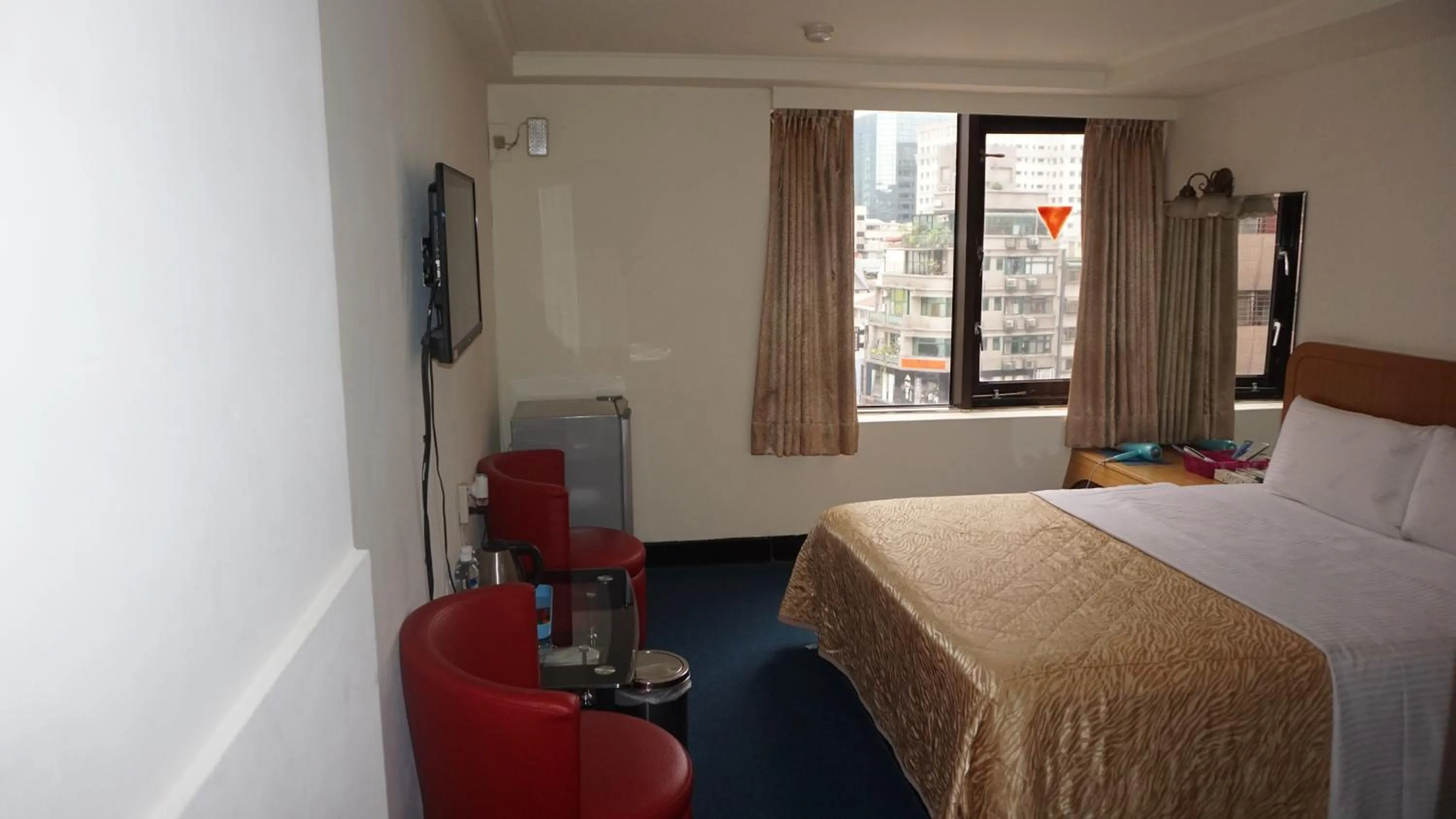 Photo of the whole room, Bed in Chian Huei Business Hotel