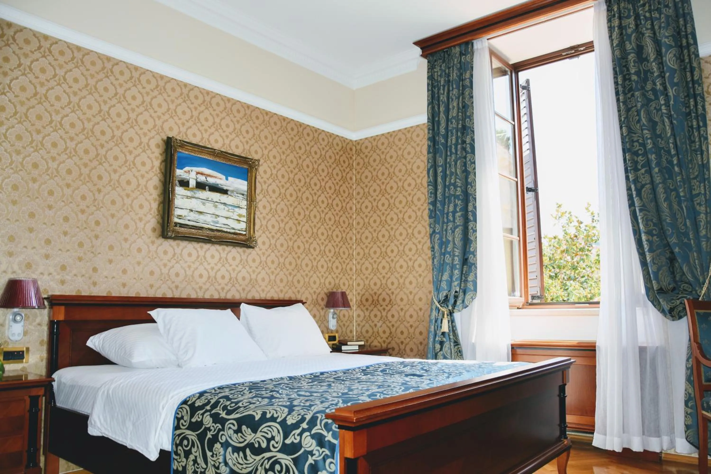 Superior Double Room in Boutique Hotel Kazbek