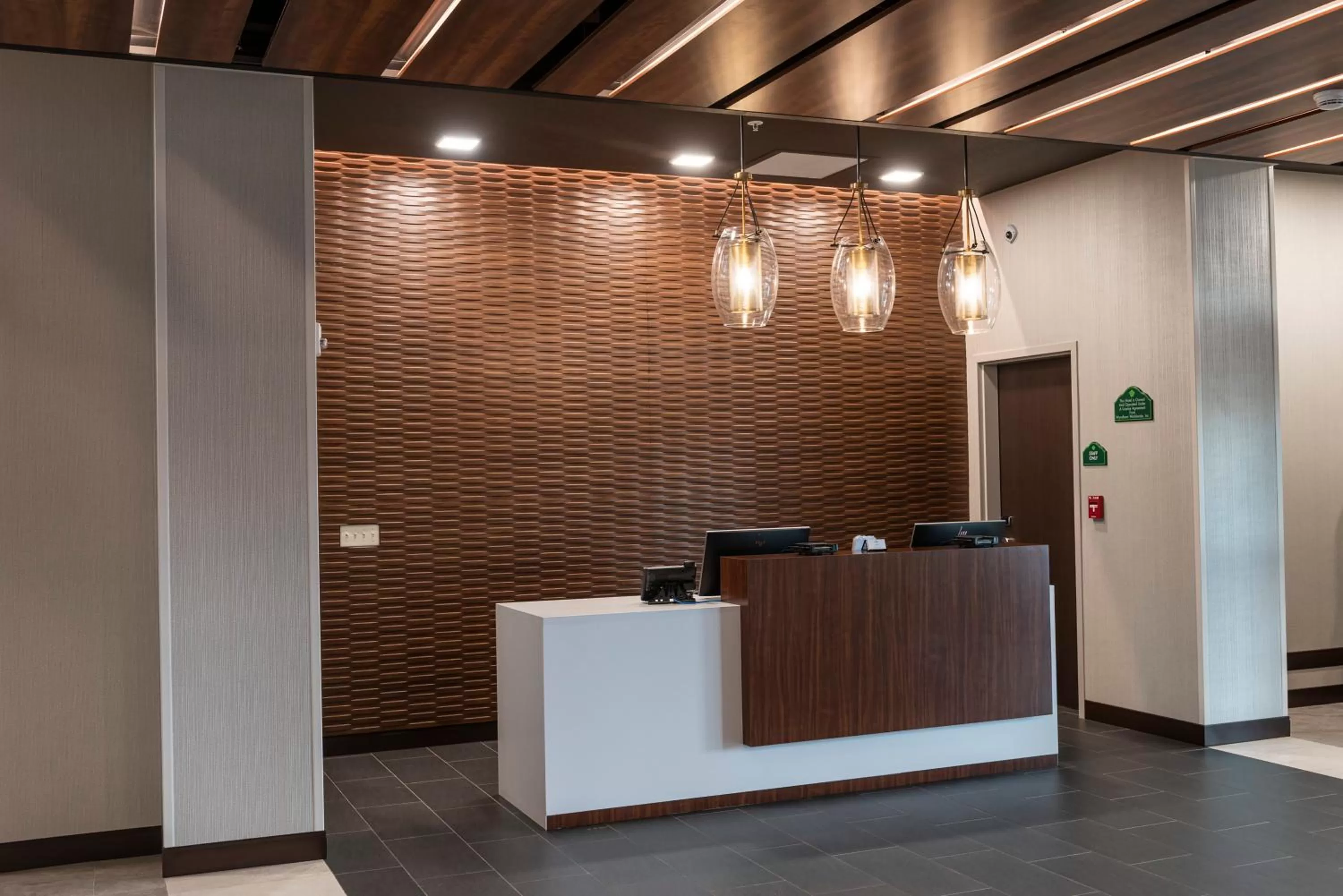 Lobby or reception in Wingate by Wyndham Angola