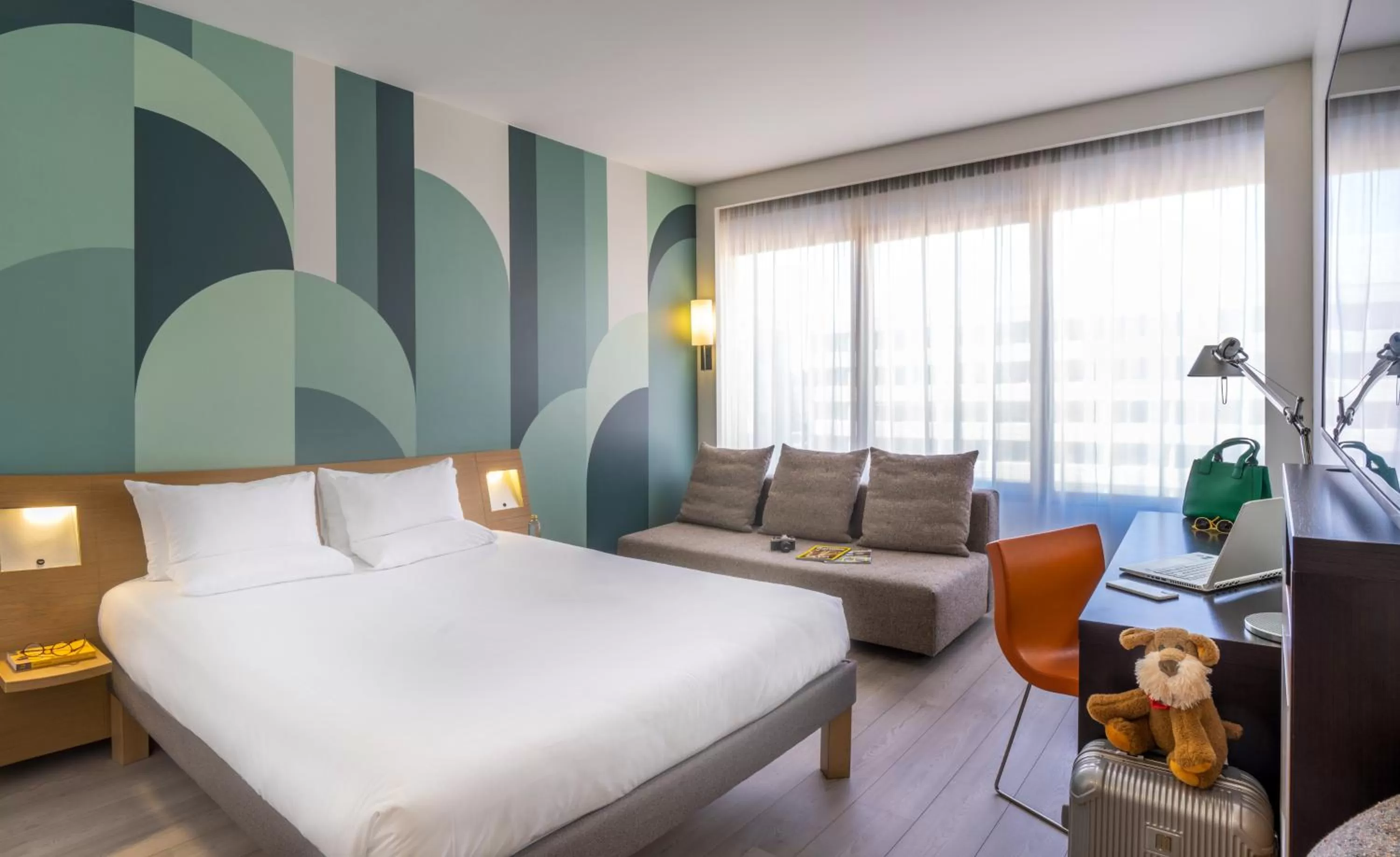 Bed in Novotel Campo De Las Naciones