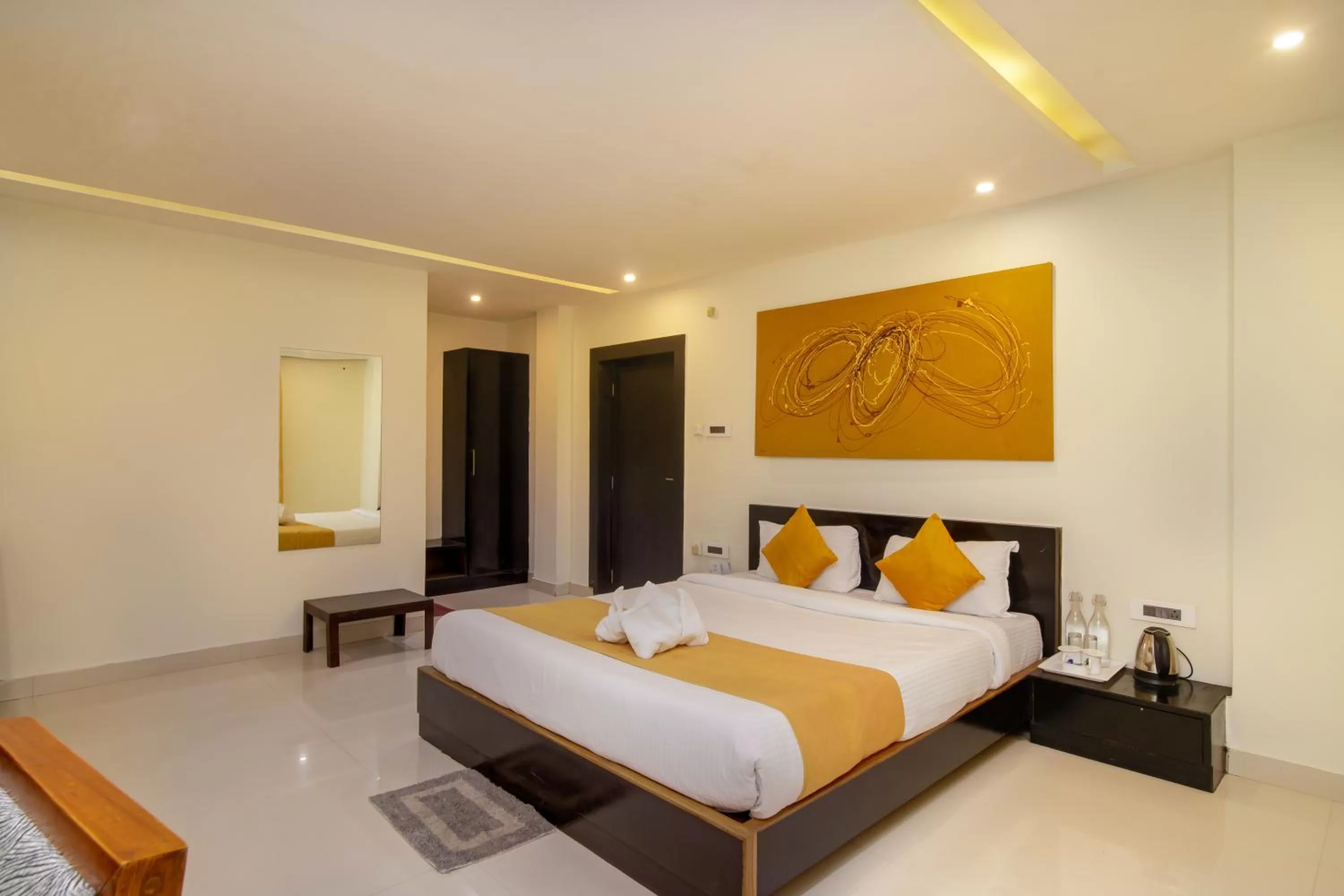 Bed in Muscatel Yavachi - 400 Mts from MG Marg