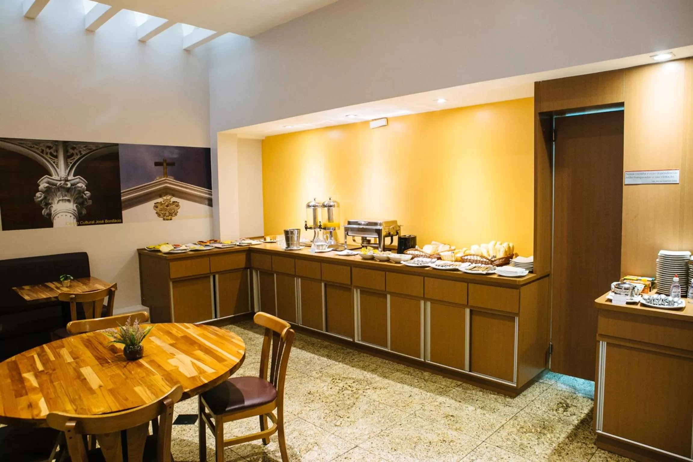 Restaurant/places to eat in Pompeu Rio Hotel