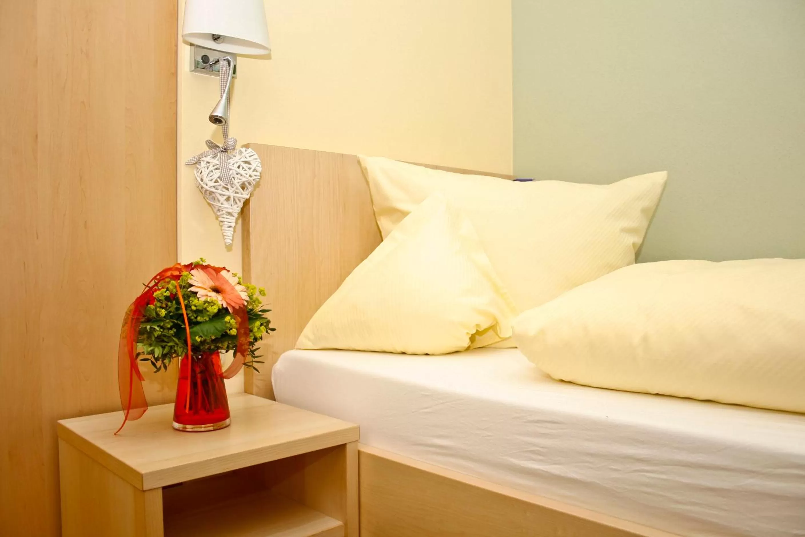 Bed in Hotel Gasthof zur Post