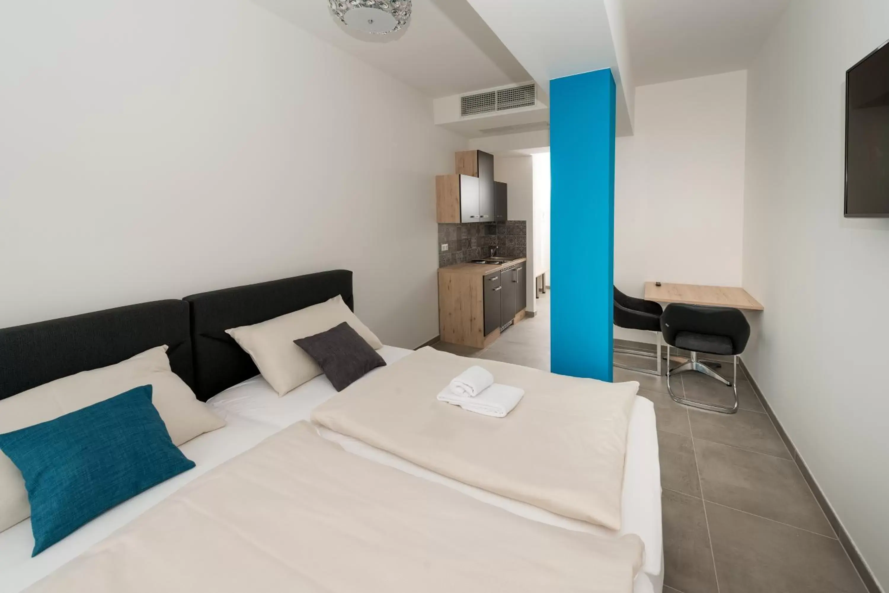 Double Room in Motel24seven Double Room in Motel24seven