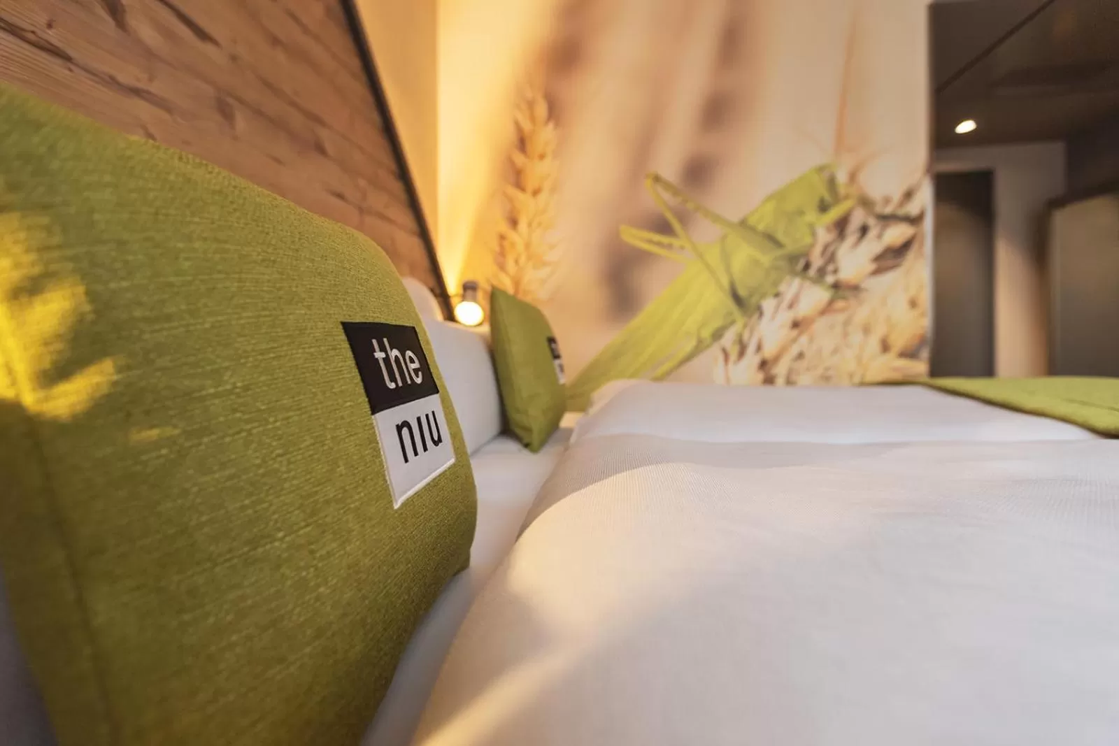Photo of the whole room, Bed in Holiday Inn - the niu, Mill Cologne Mülheim by IHG