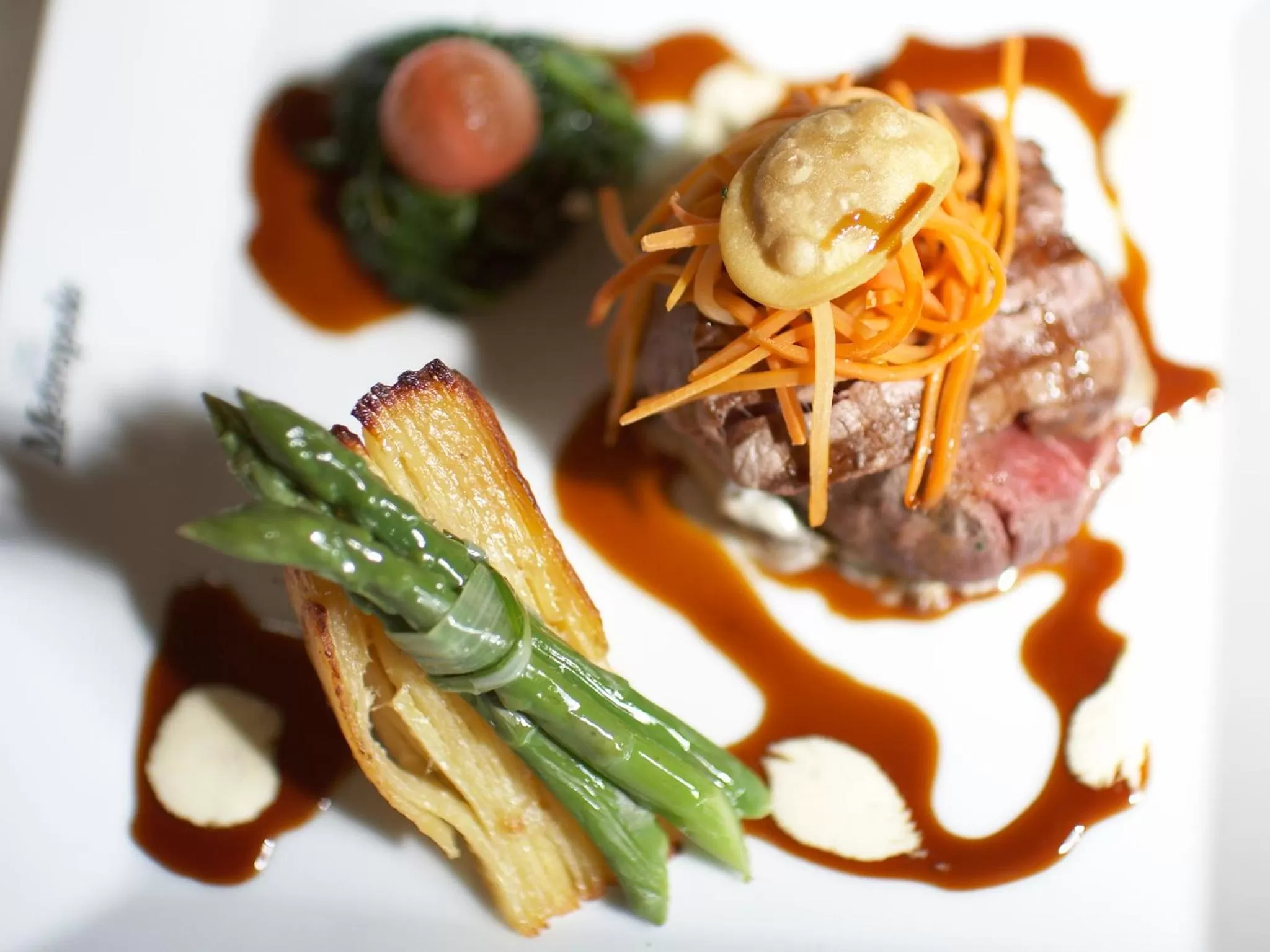 Food and drinks in Metropole Hotel and Spa