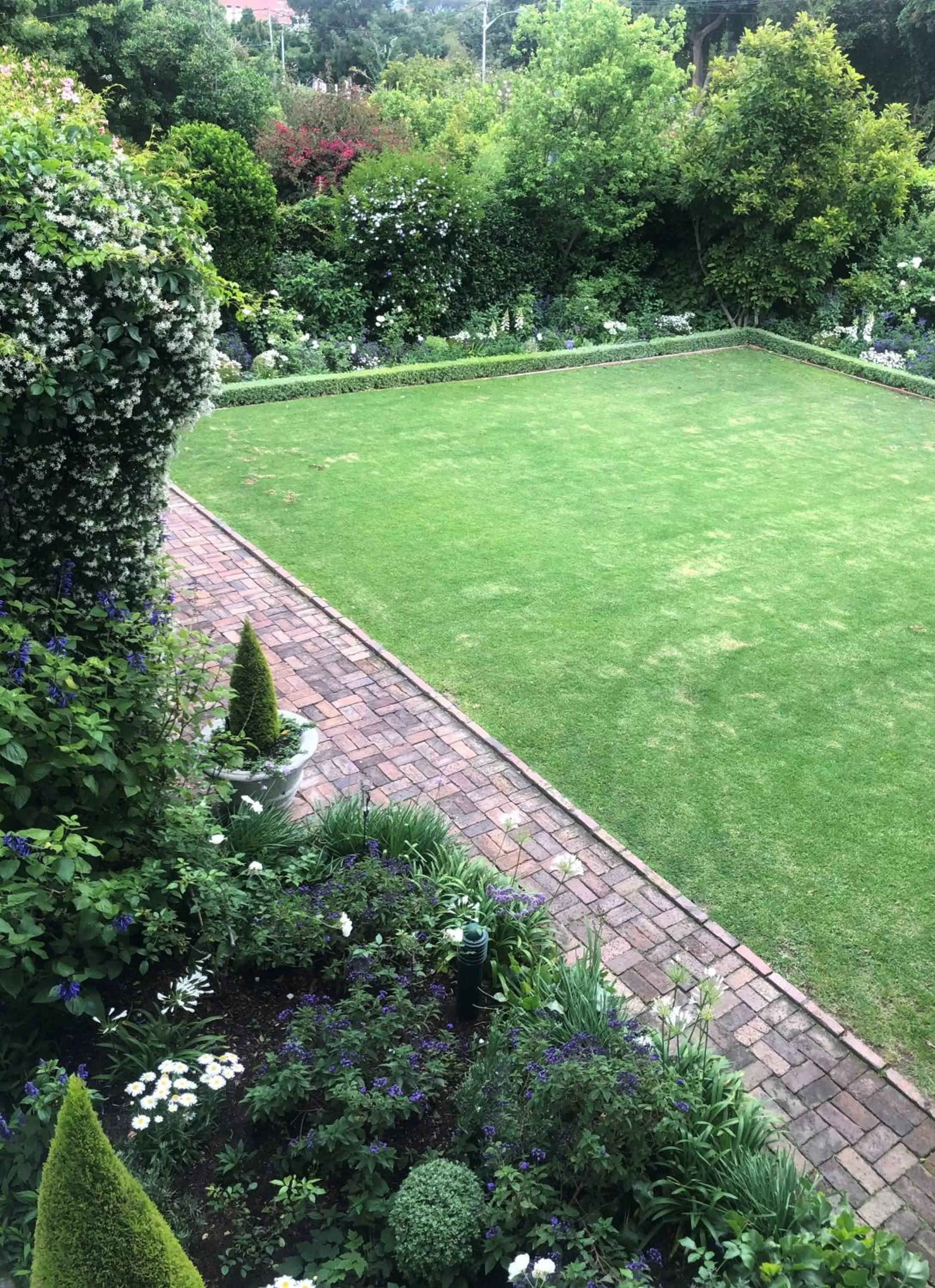 Garden in Sandown Lodge