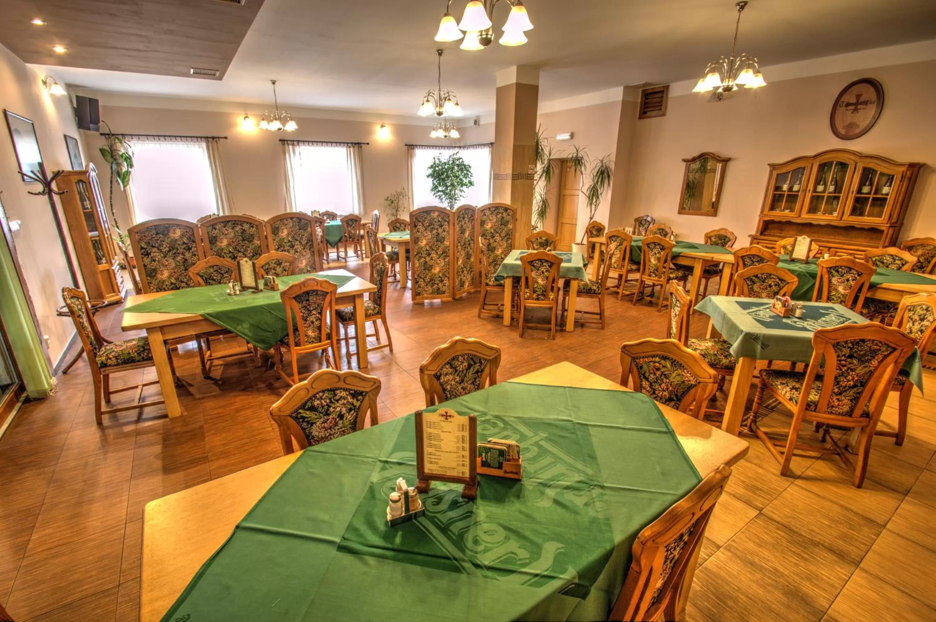 Restaurant/Places to Eat in Hotel Sport