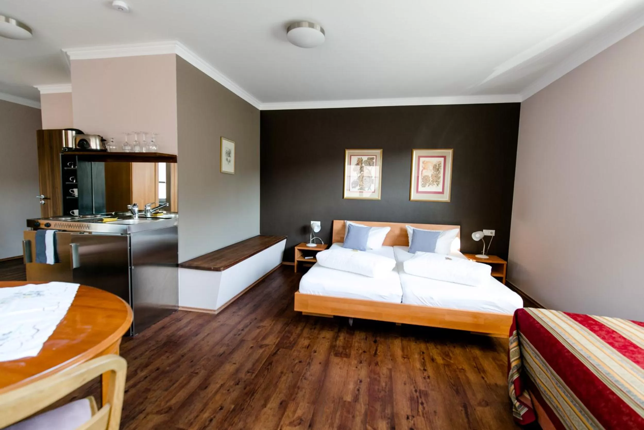 Photo of the whole room, Bed in Burgers Hotel