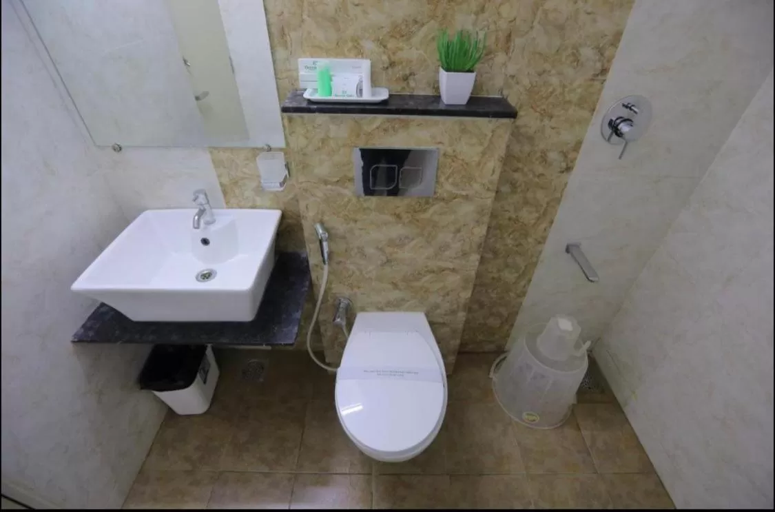 Bathroom in Greens Suite - Business Class Hotel - Opposite Ripon Building
