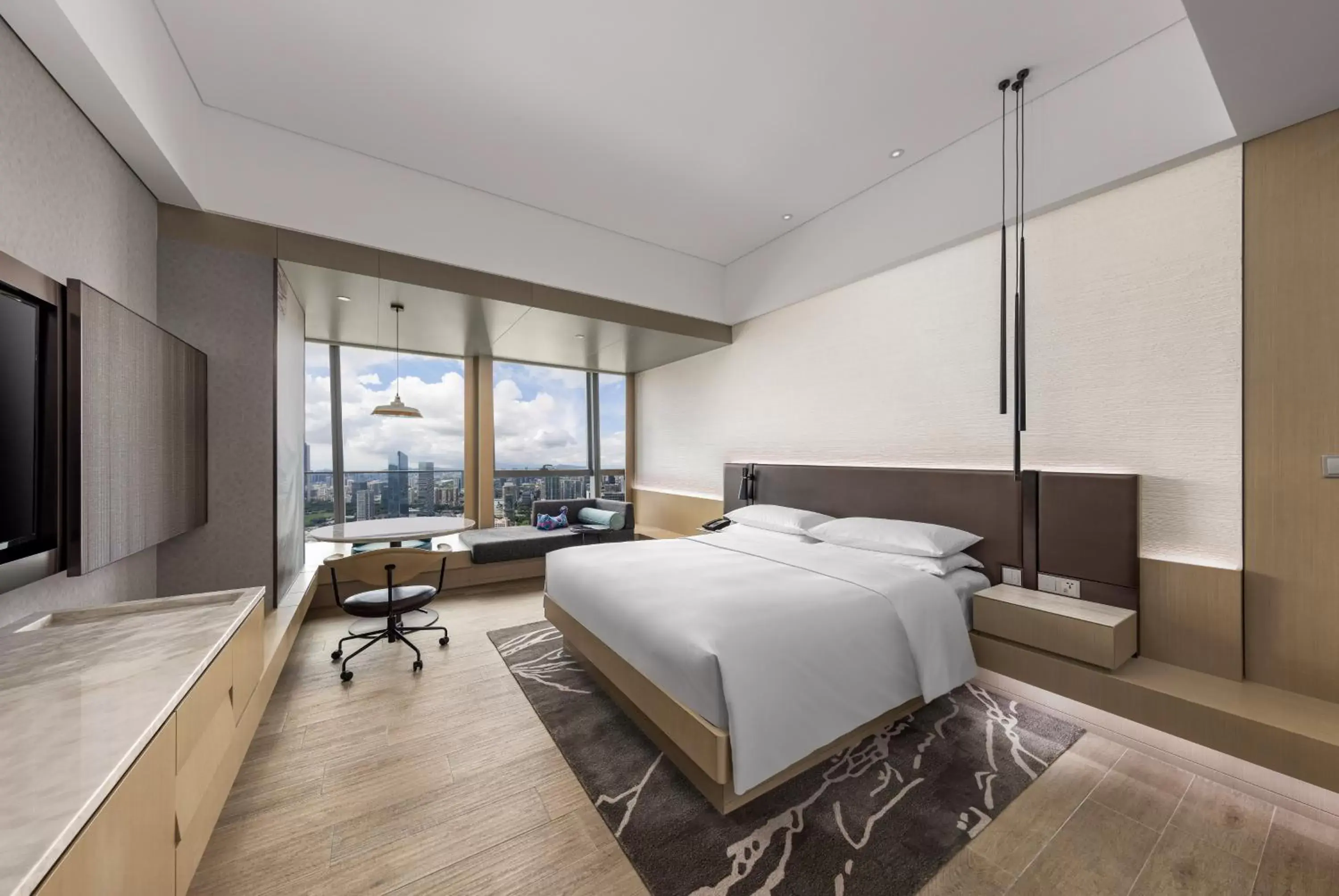 Deluxe King Room with City View in Renaissance Shenzhen Bay Hotel Deluxe King Room with City View in Renaissance Shenzhen Bay Hotel