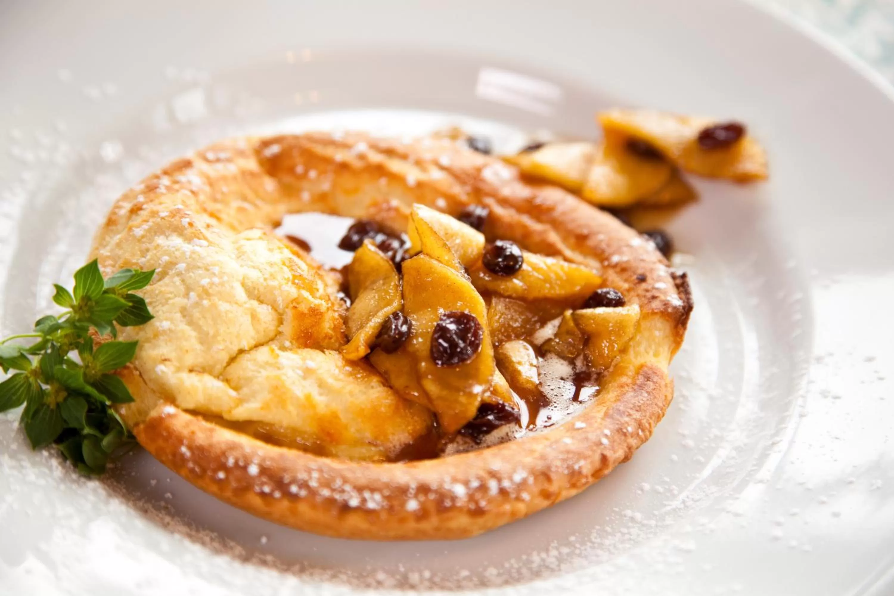 American breakfast in Lake Pointe Inn