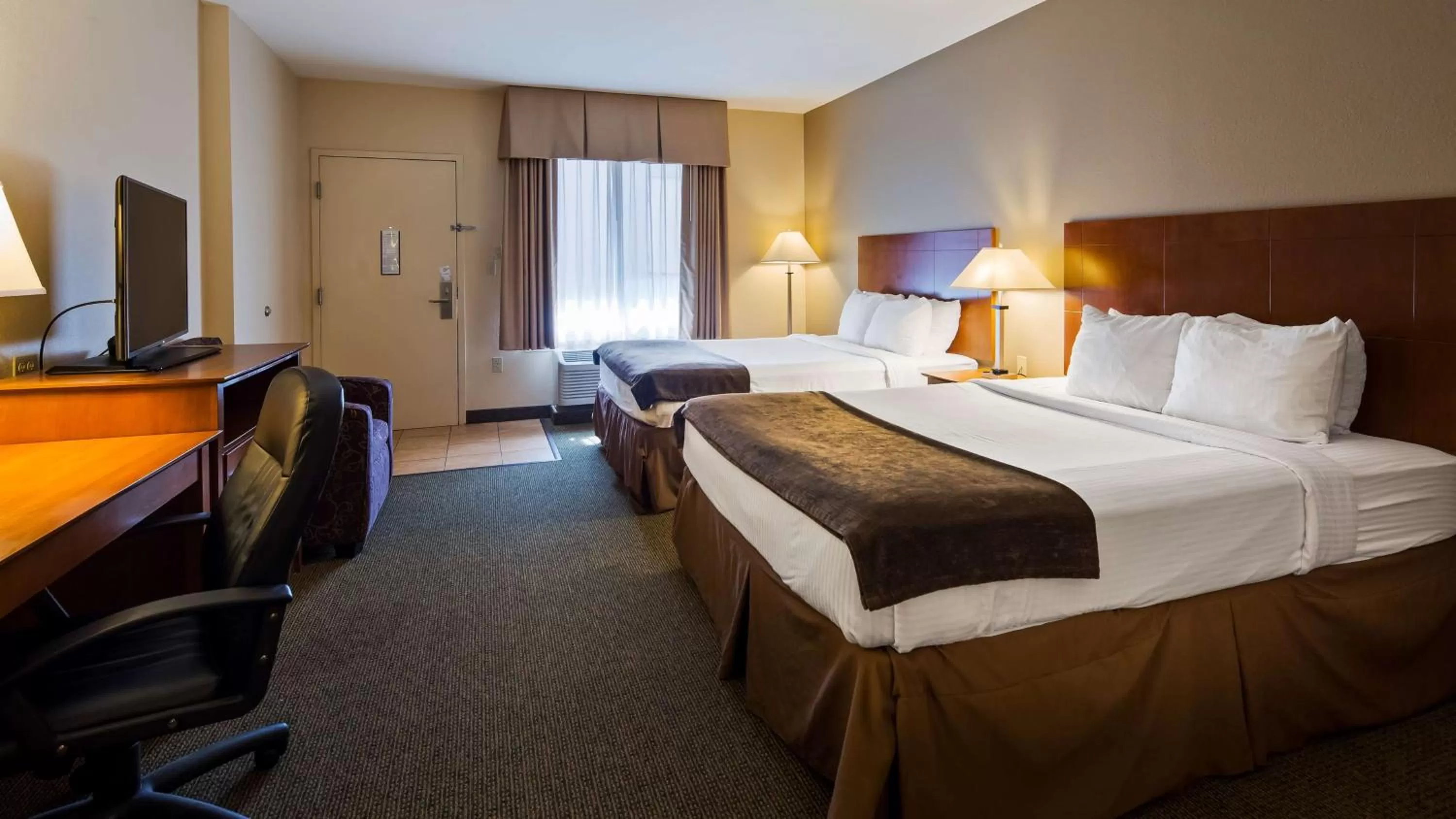 Double Room with Two Double Beds in Best Western Williamsport Inn