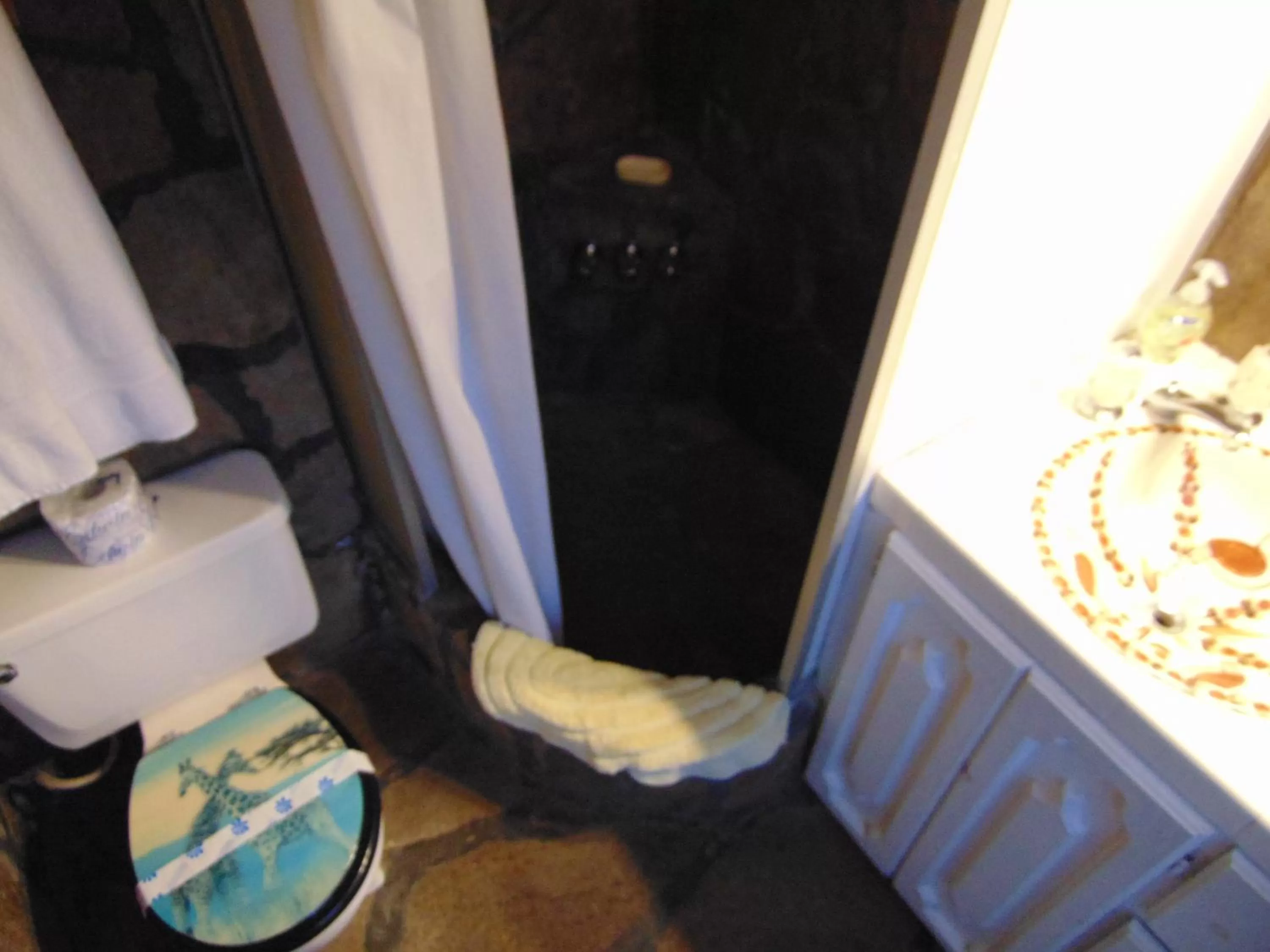 Bathroom in Poco Cielo Hotel