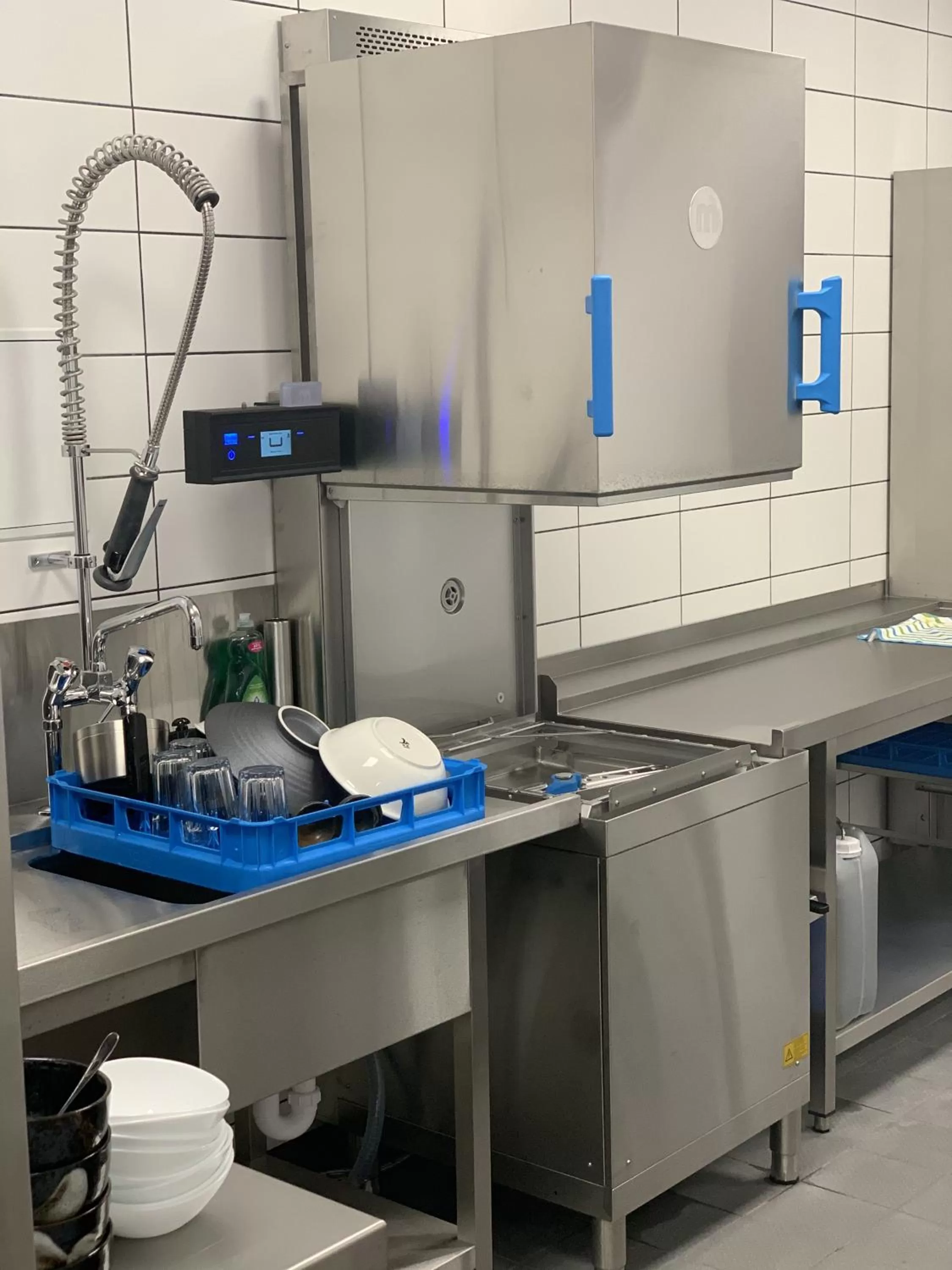 Restaurant/places to eat, Kitchen/Kitchenette in th Hotel Leipzig Messe