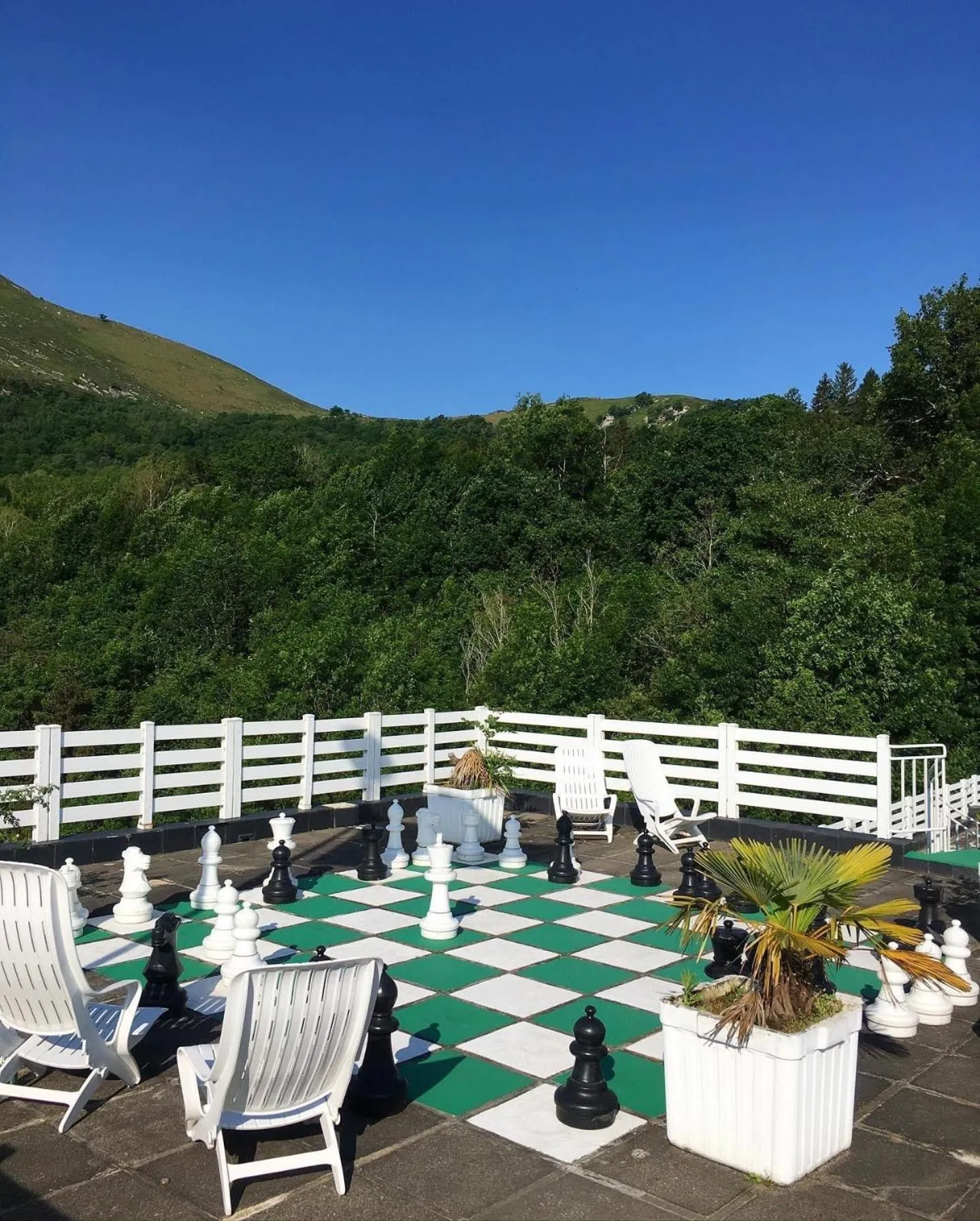 Patio in Hôtel Christina Lourdes
