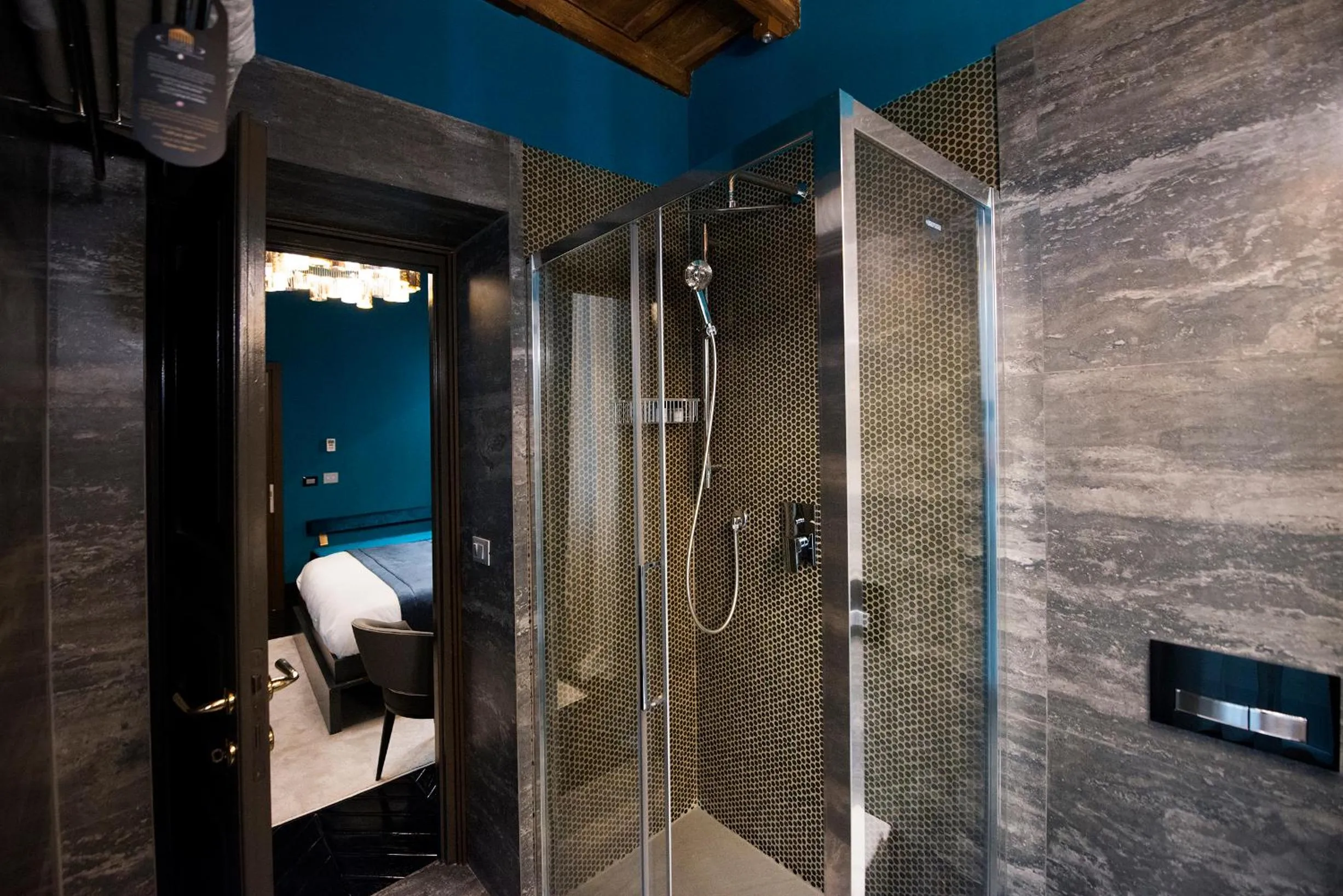 Shower in Torre Argentina Relais - Residenze di Charme