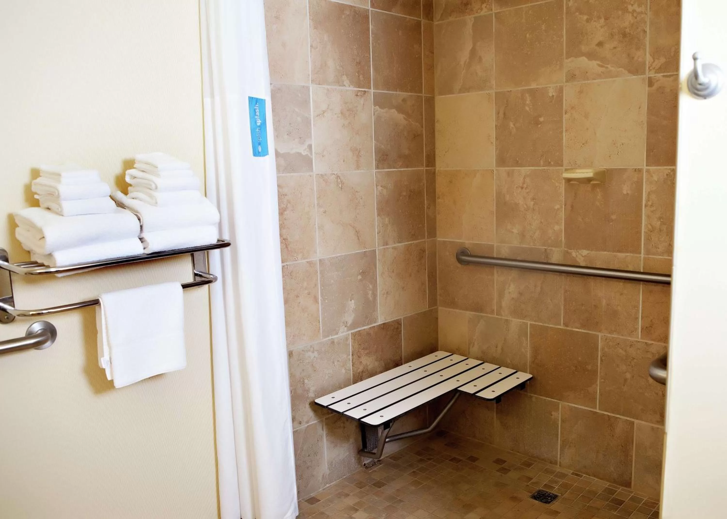 Bathroom in Hampton Inn Martin