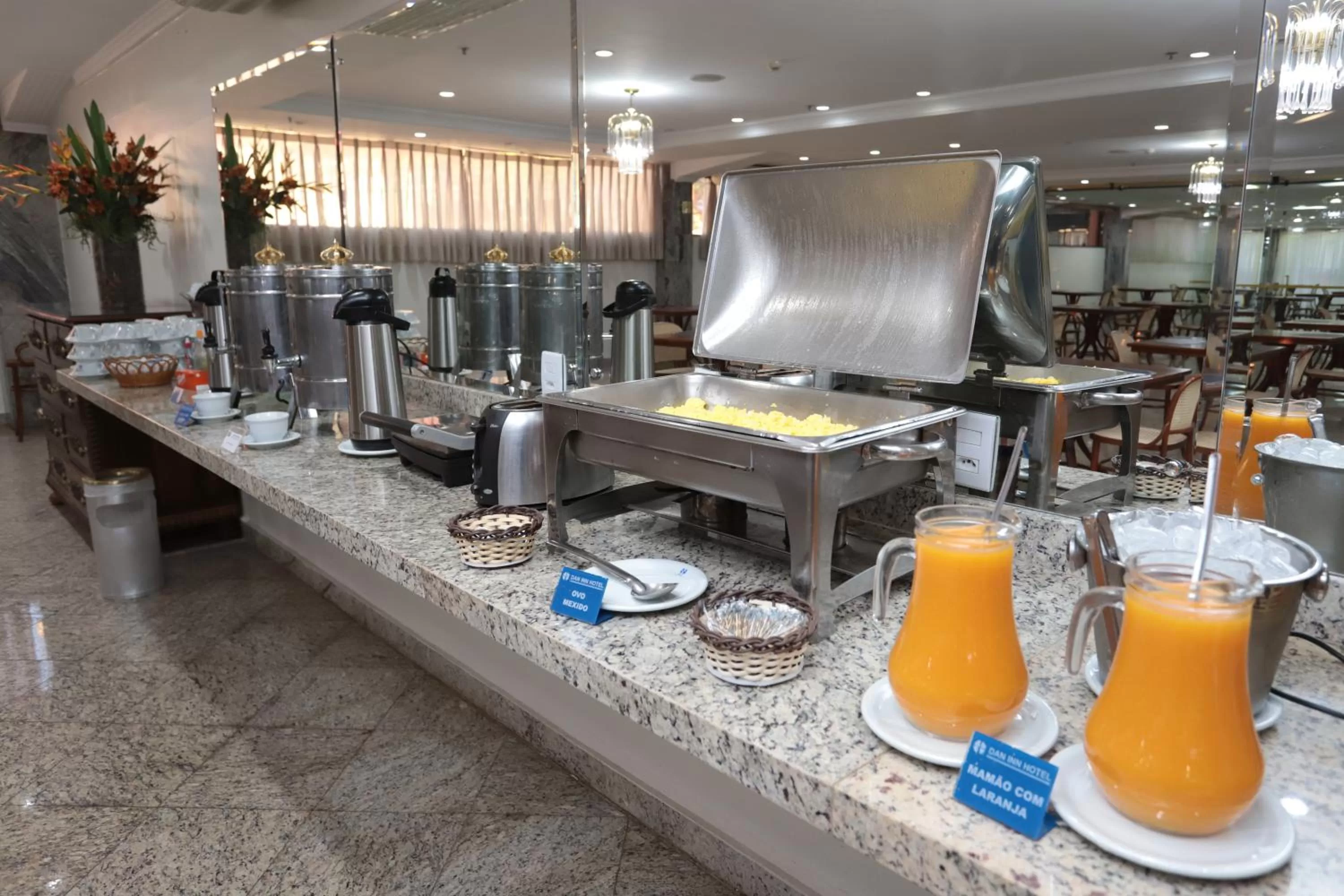 Breakfast in Hotel Dan Inn Ribeirão Preto By Nacional Inn