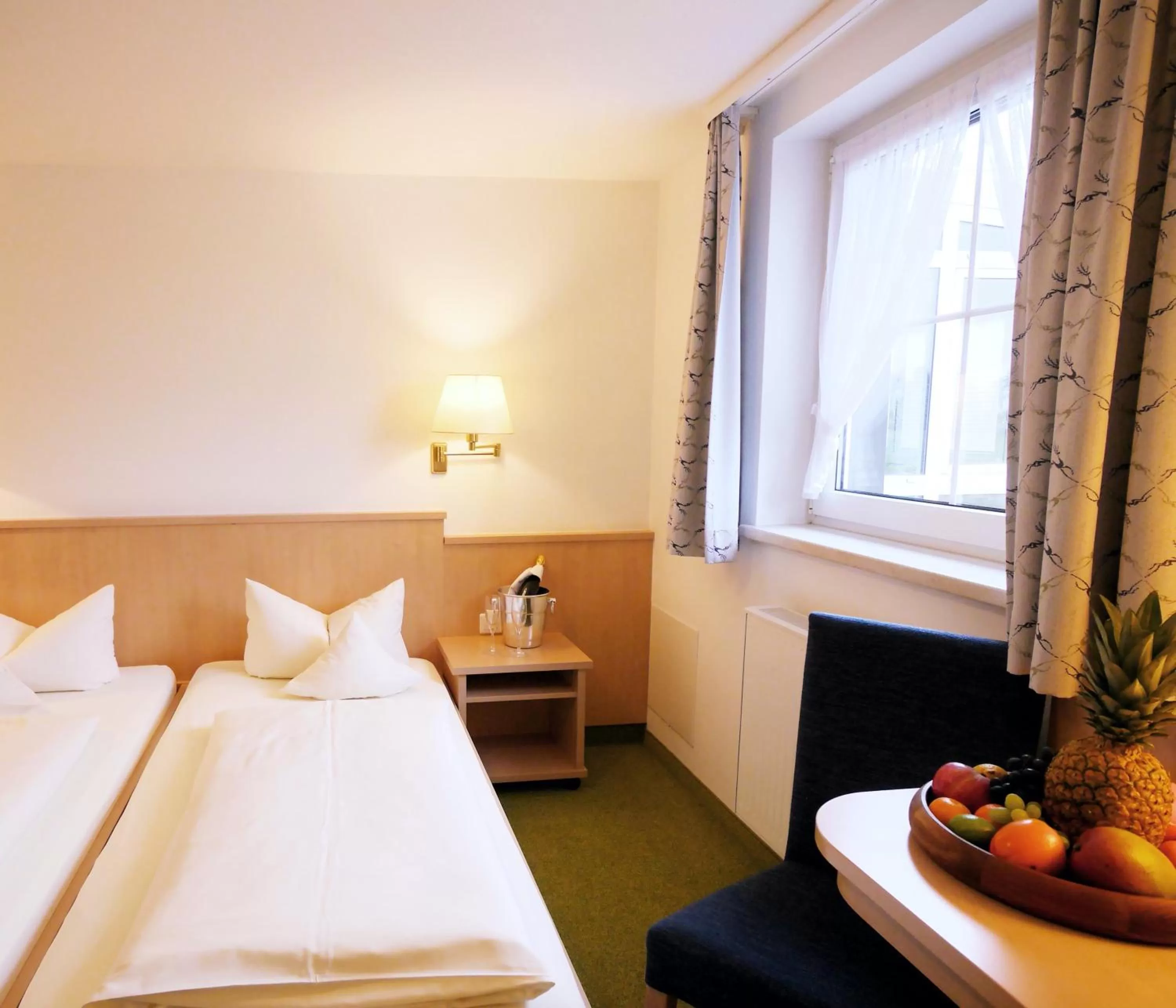 Photo of the whole room, Bed in Berghotel Zollersteighof