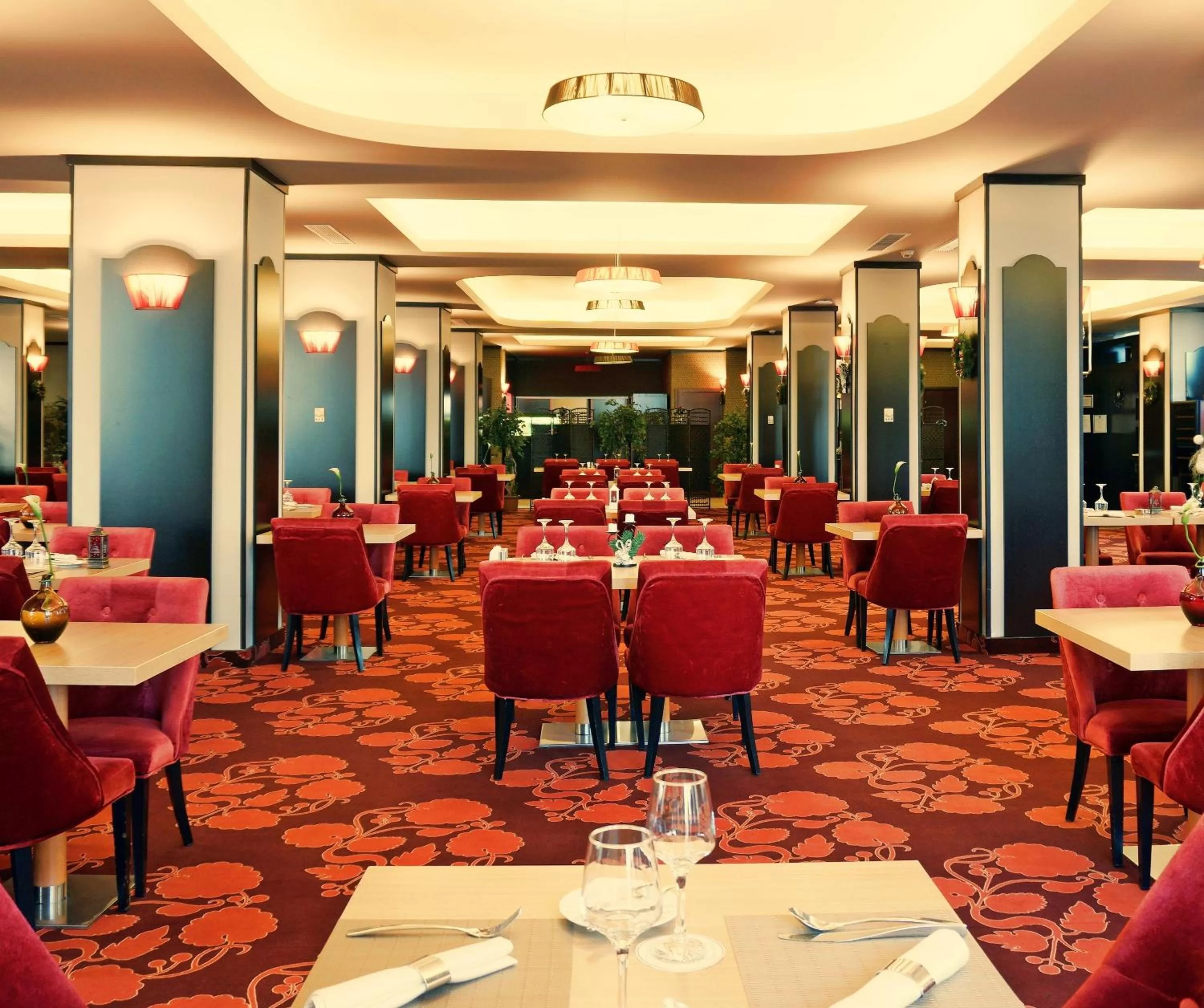 Restaurant/places to eat in RIN Airport Hotel