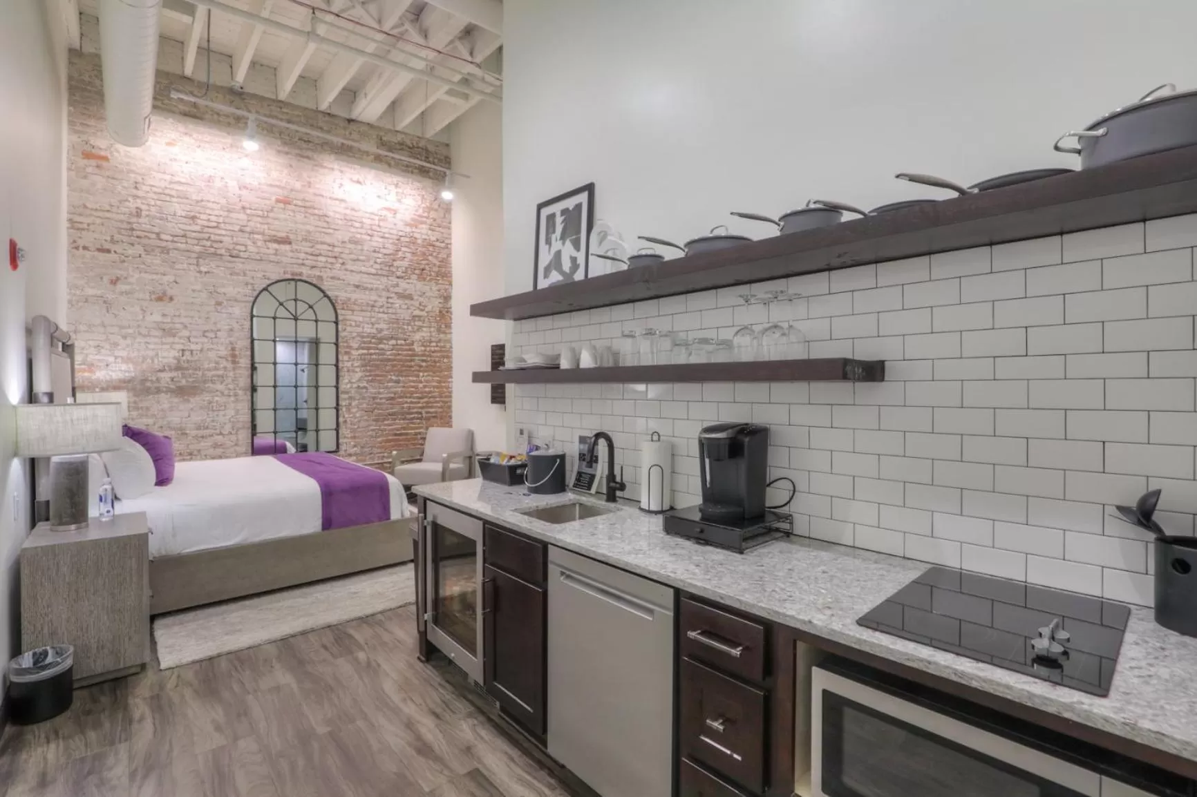 Coffee/tea facilities, Bed in Studio 154 Hotel