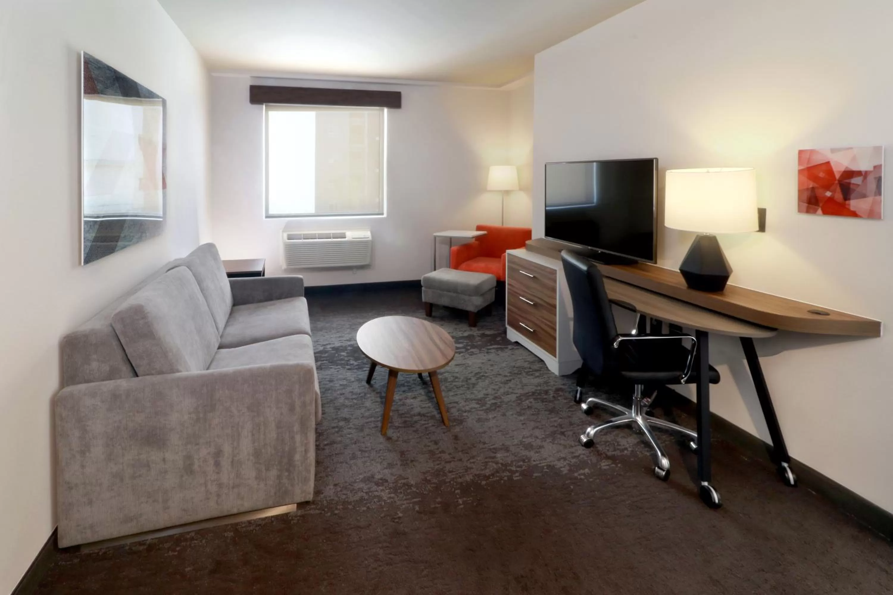 Photo of the whole room in Holiday Inn & Suites Monterrey Apodaca Zona Airport, an IHG hotel