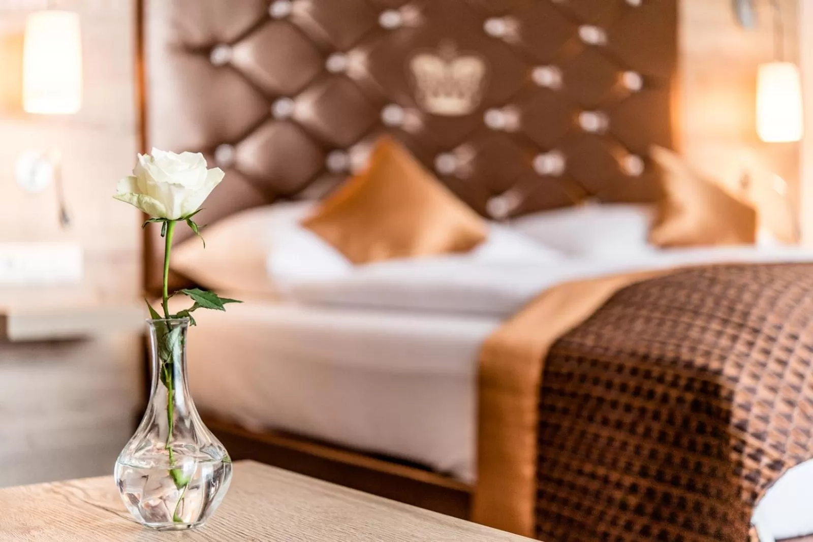 Bedroom, Bed in Hotel Krone