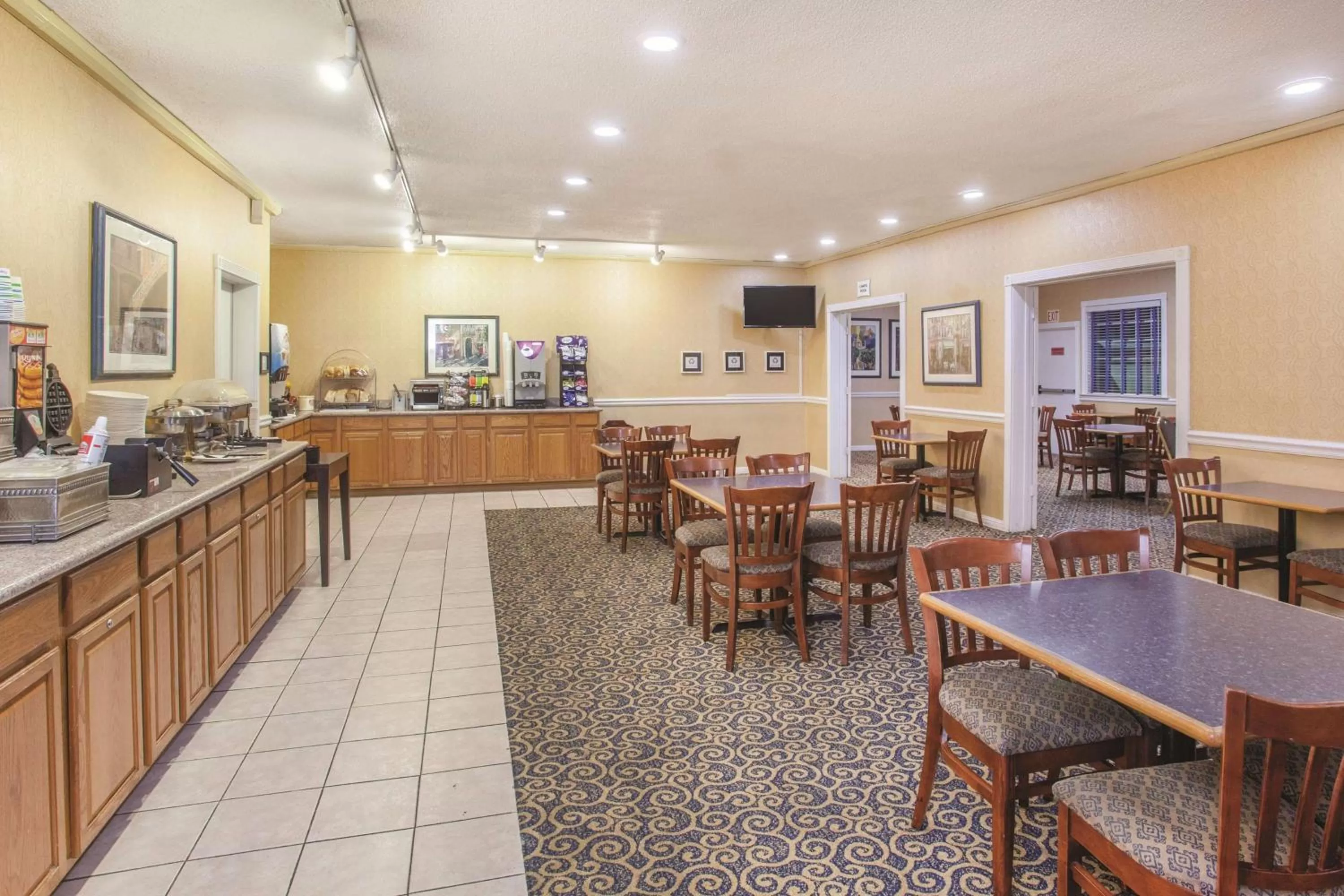Restaurant/places to eat in La Quinta Inn by Wyndham Berkeley