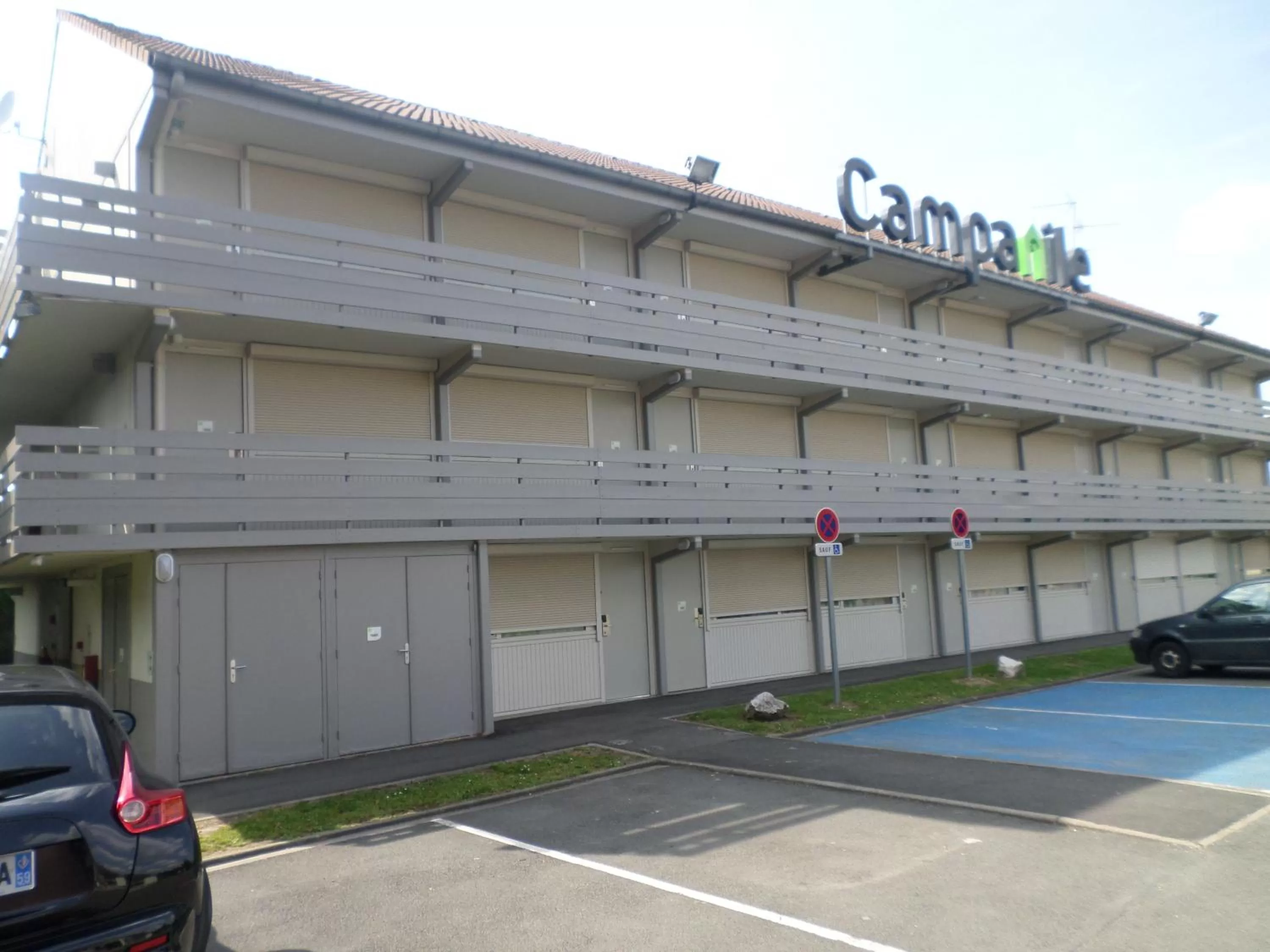 Facade/entrance in Campanile Lille - Seclin