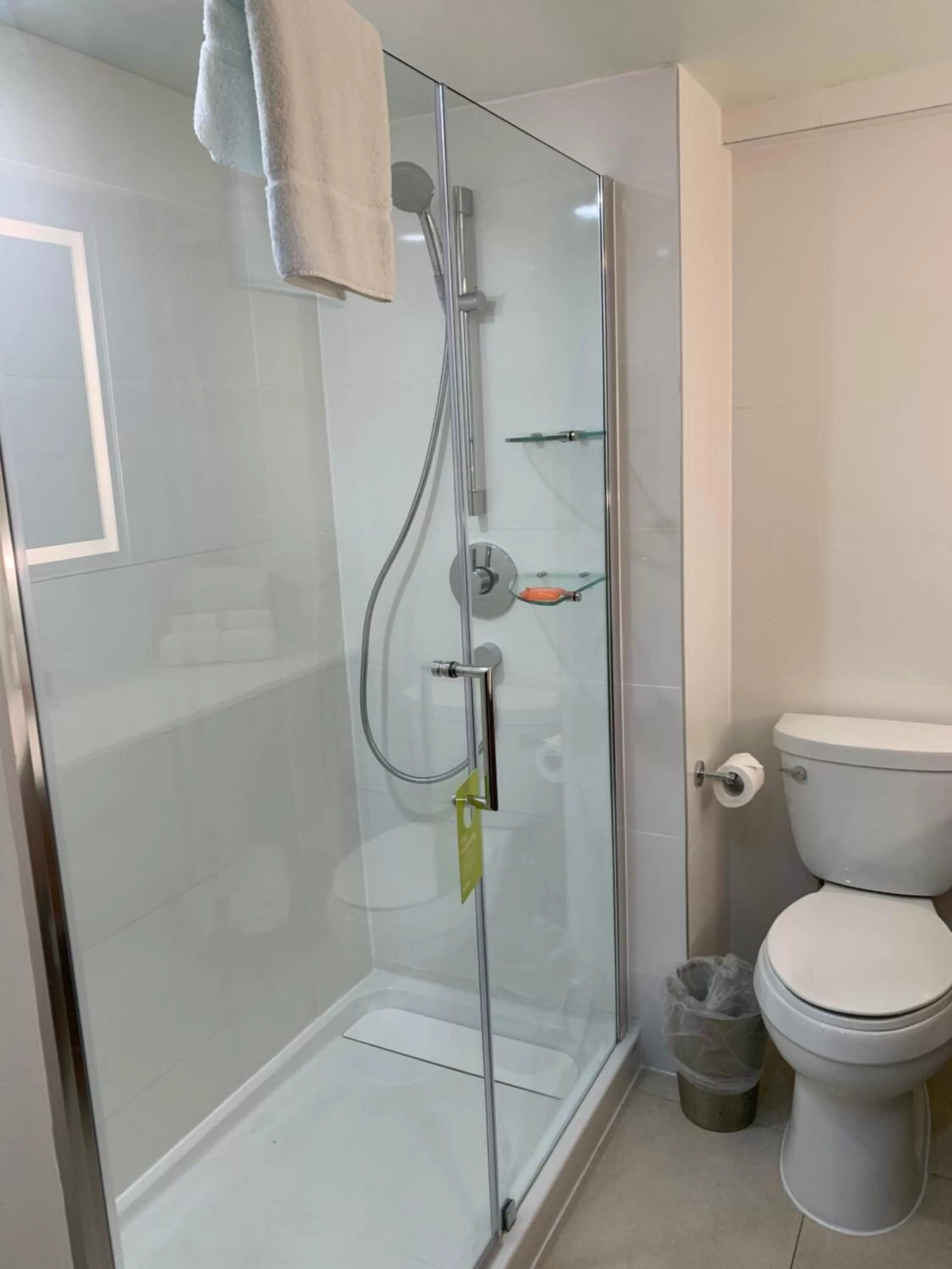 Shower in Radisson Hotel Trinidad